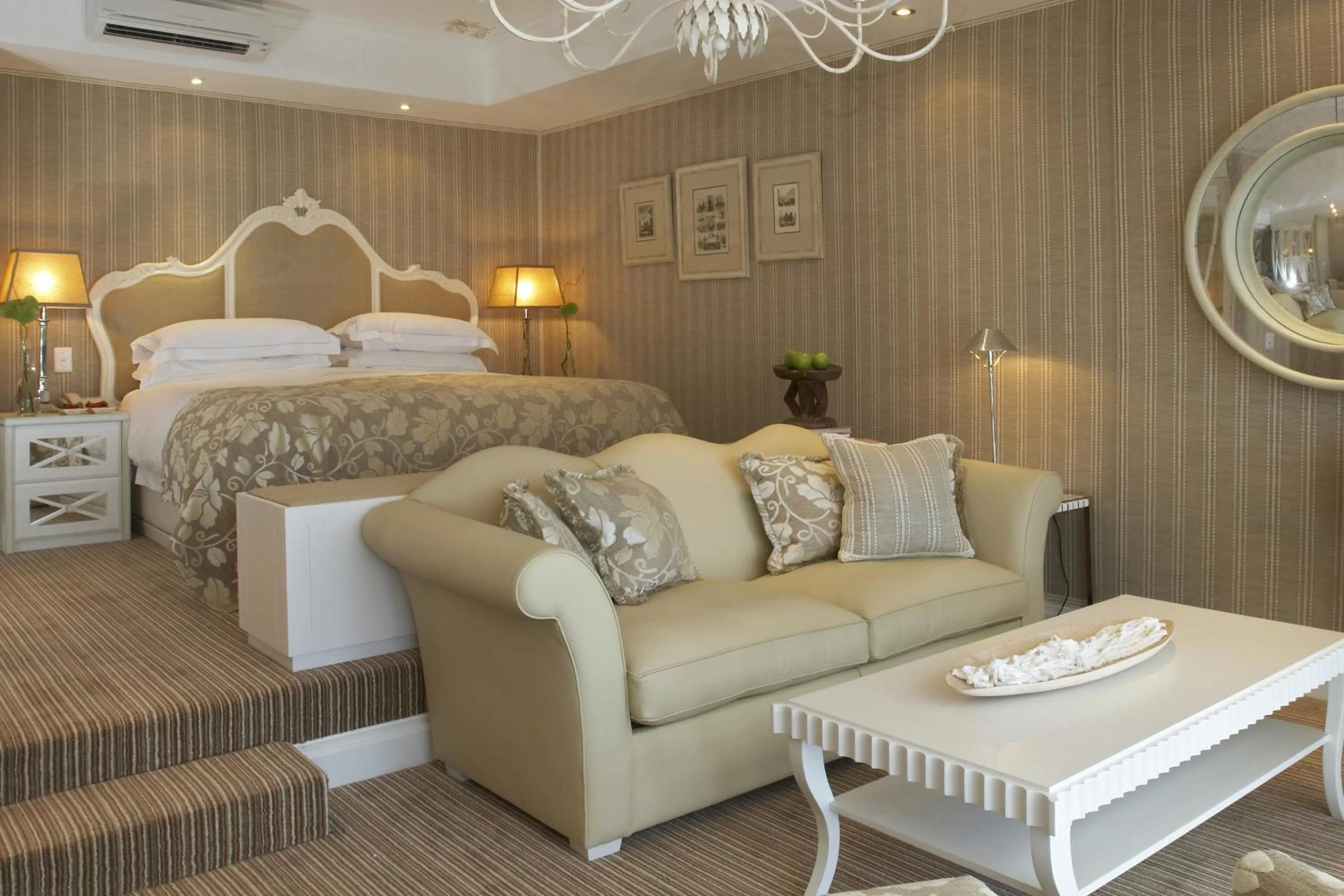 Photo of the whole room, Bed in Twelve Apostles Hotel & Spa