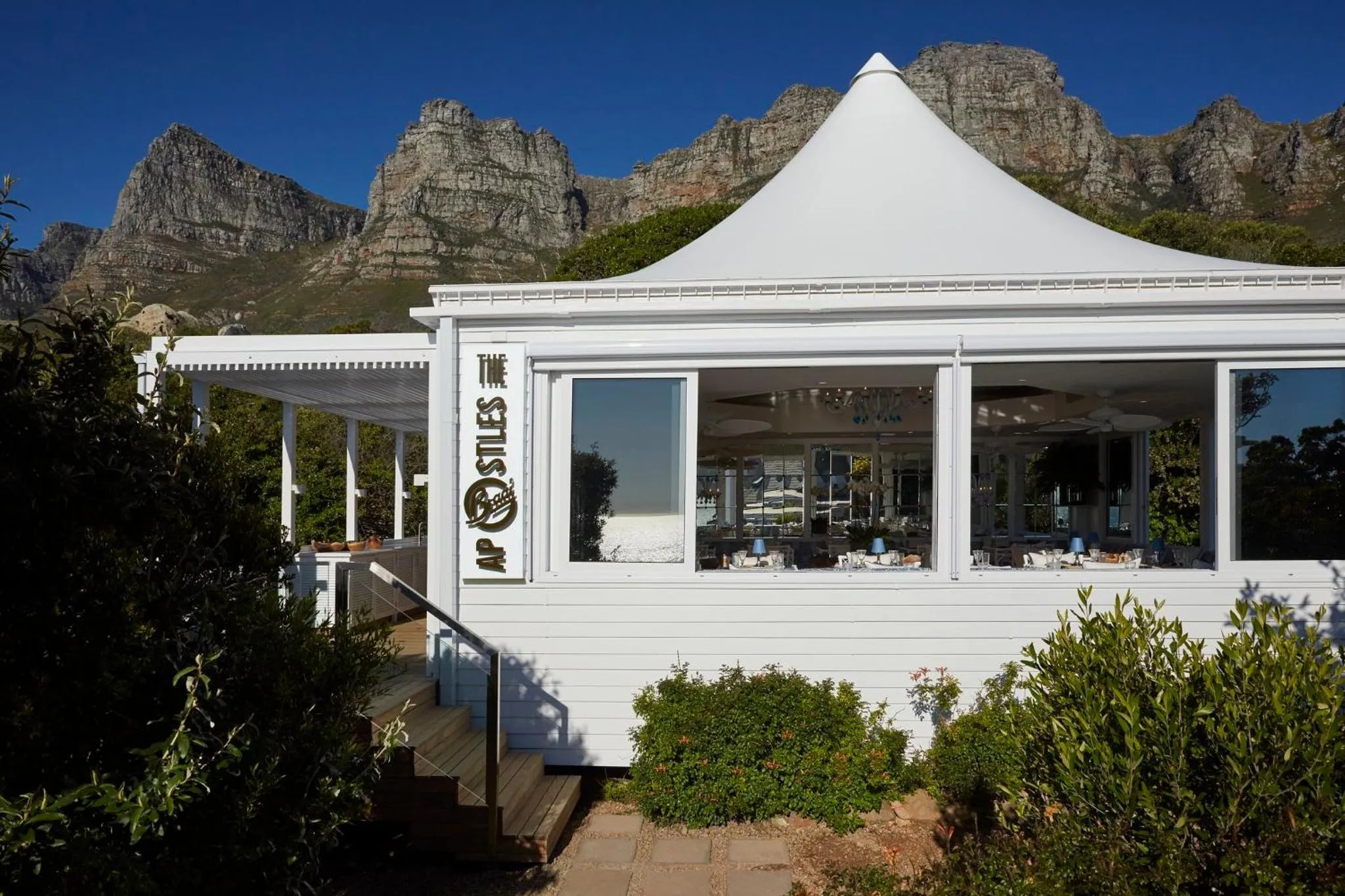 Restaurant/places to eat in Twelve Apostles Hotel & Spa