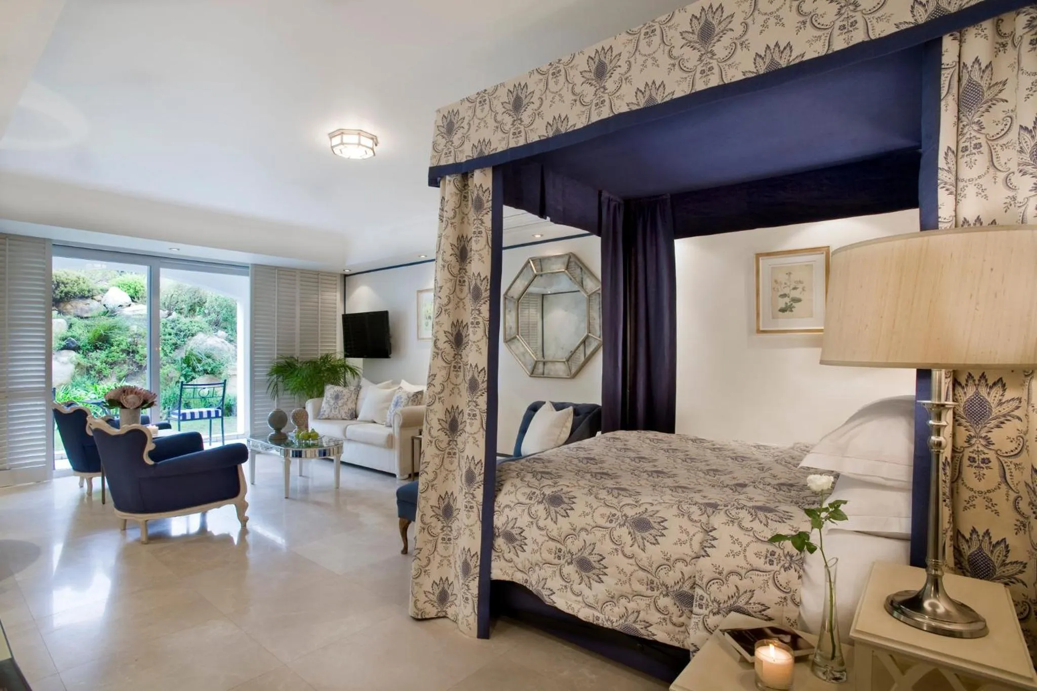 Photo of the whole room, Bed in Twelve Apostles Hotel & Spa