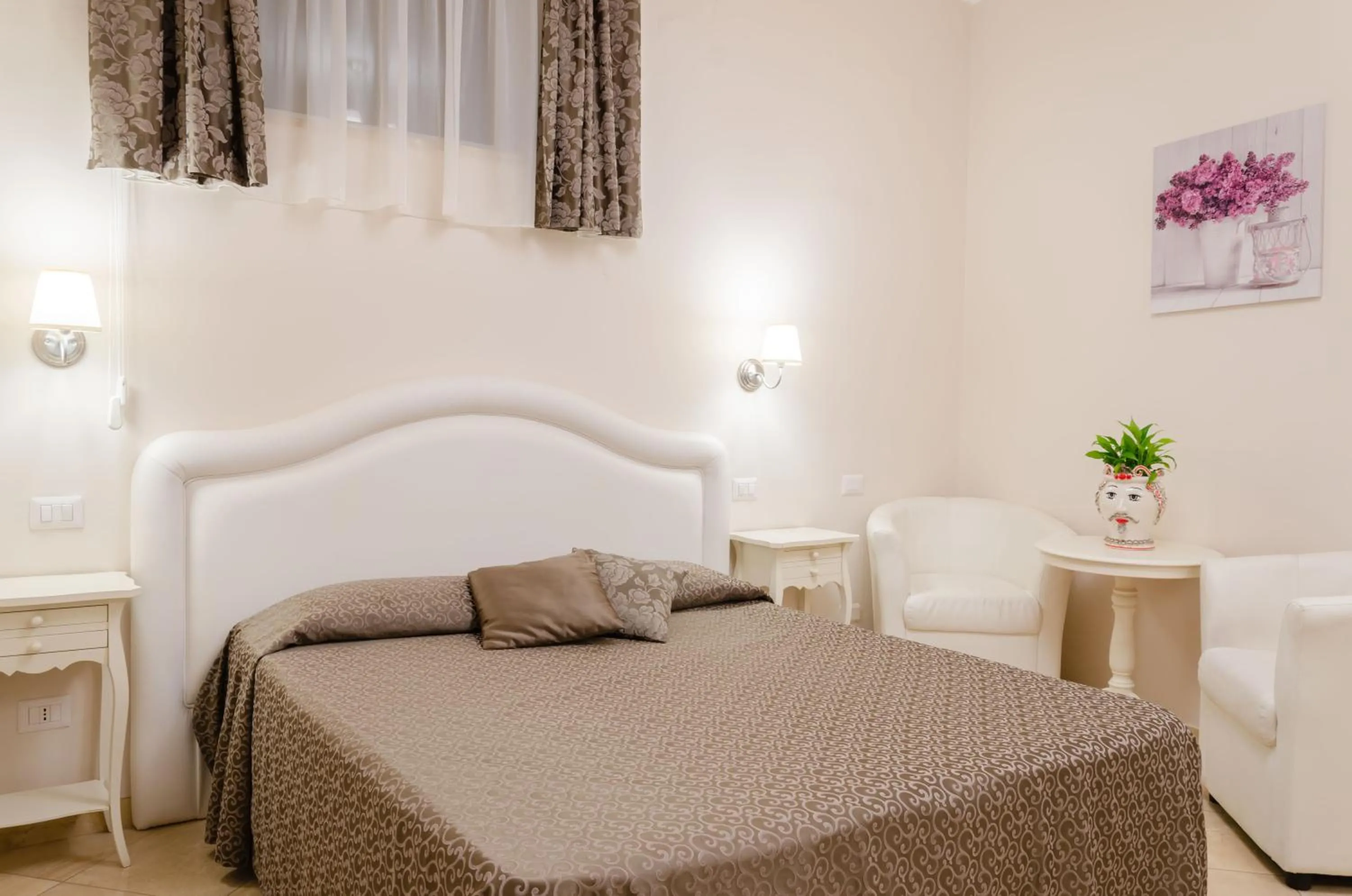 Photo of the whole room, Bed in Taormina B&B