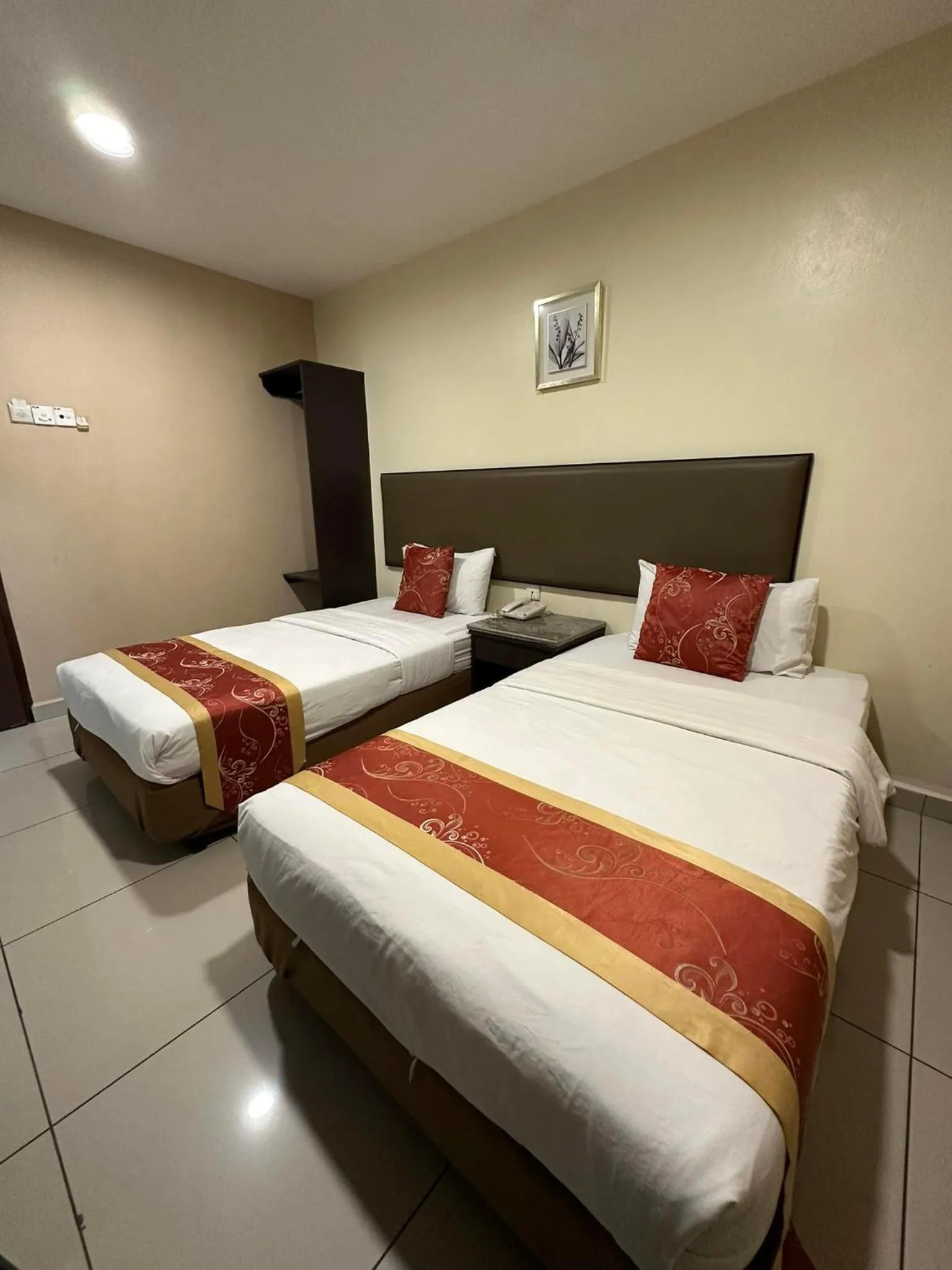 Bed in SohoTown Hotel