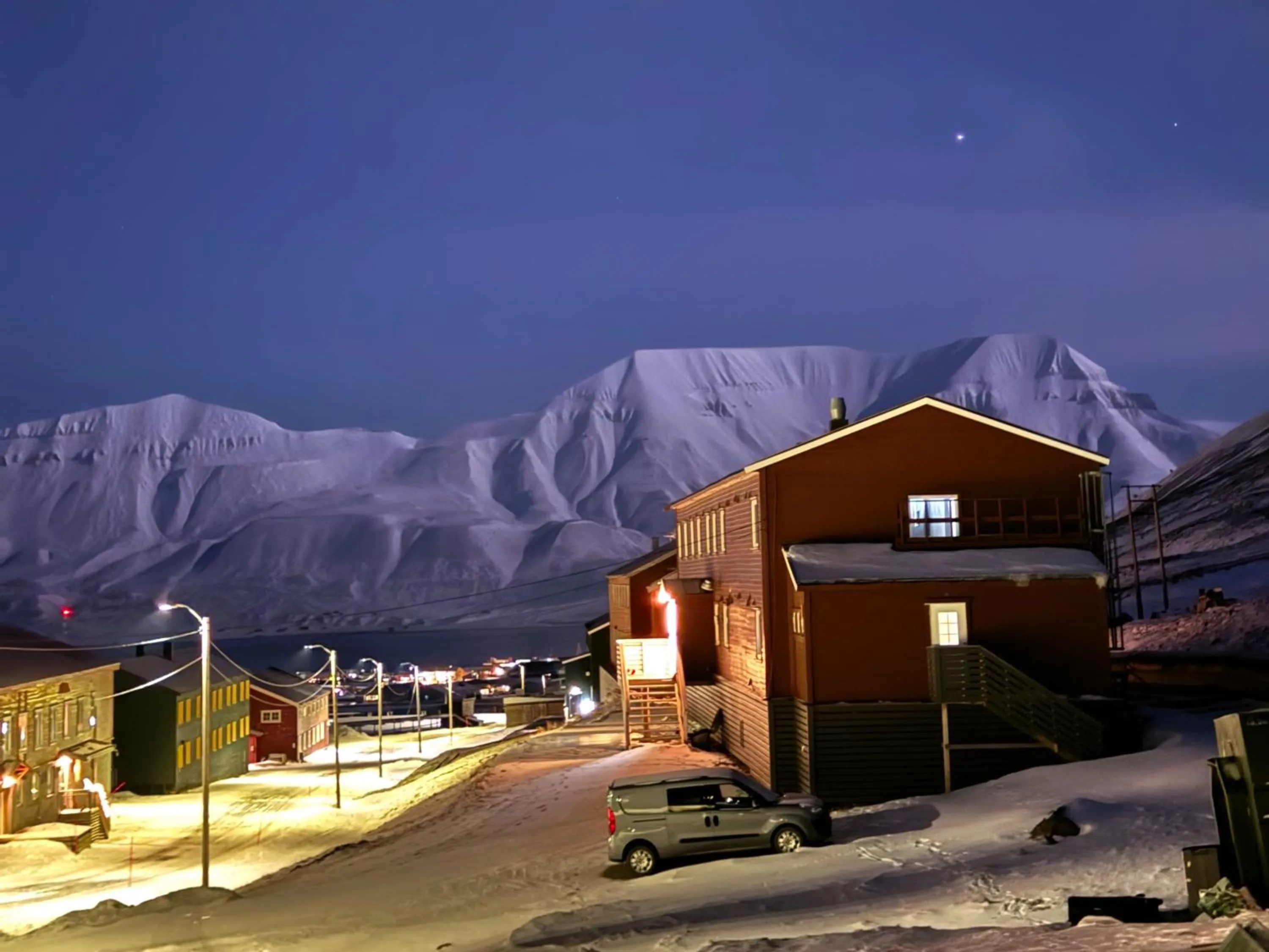 Gjestehuset 102 - your home away from home!