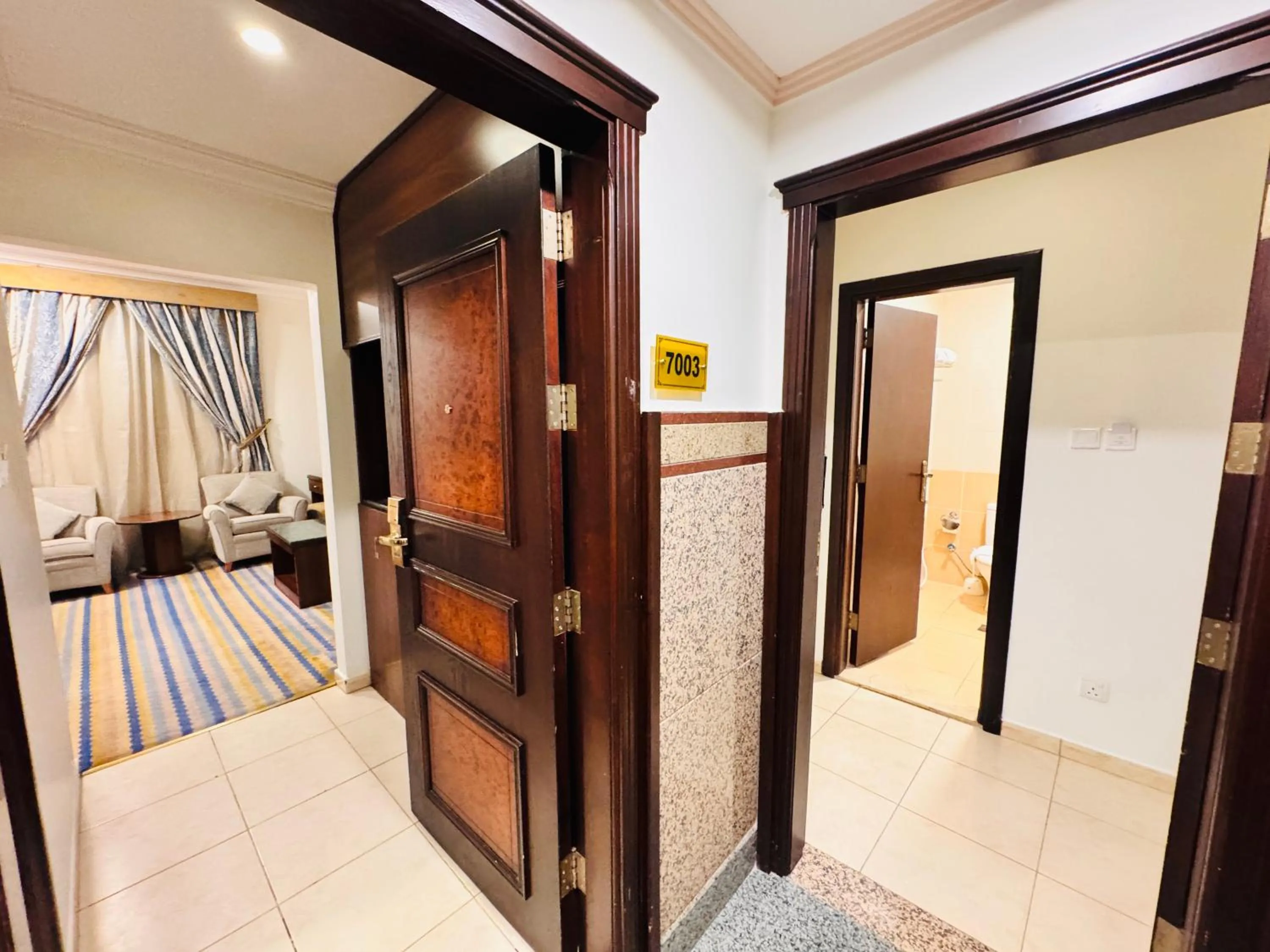 Bed in Rowaa Lindy Hotel Makkah