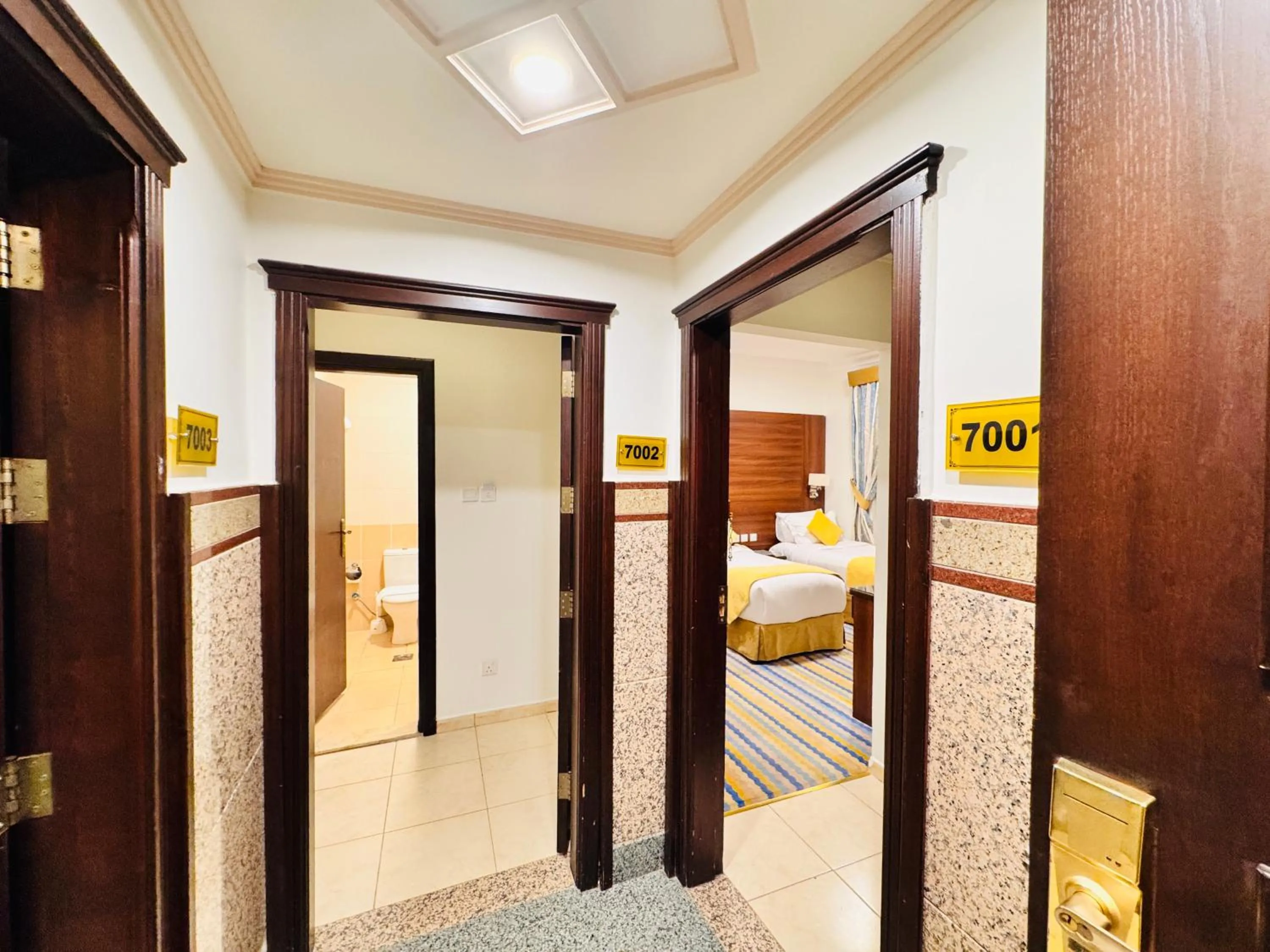 Bed in Rowaa Lindy Hotel Makkah