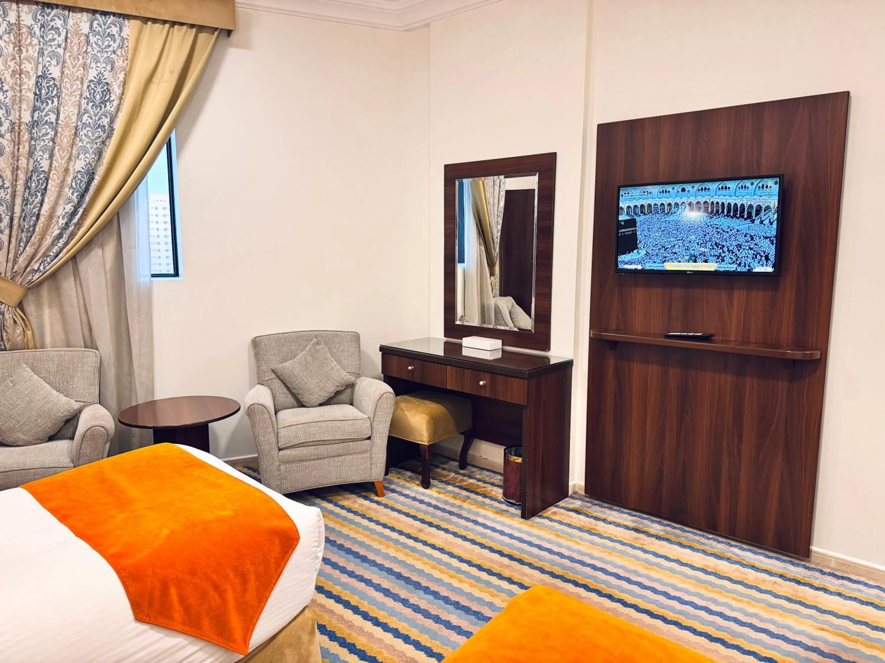 Bed in Rowaa Lindy Hotel Makkah