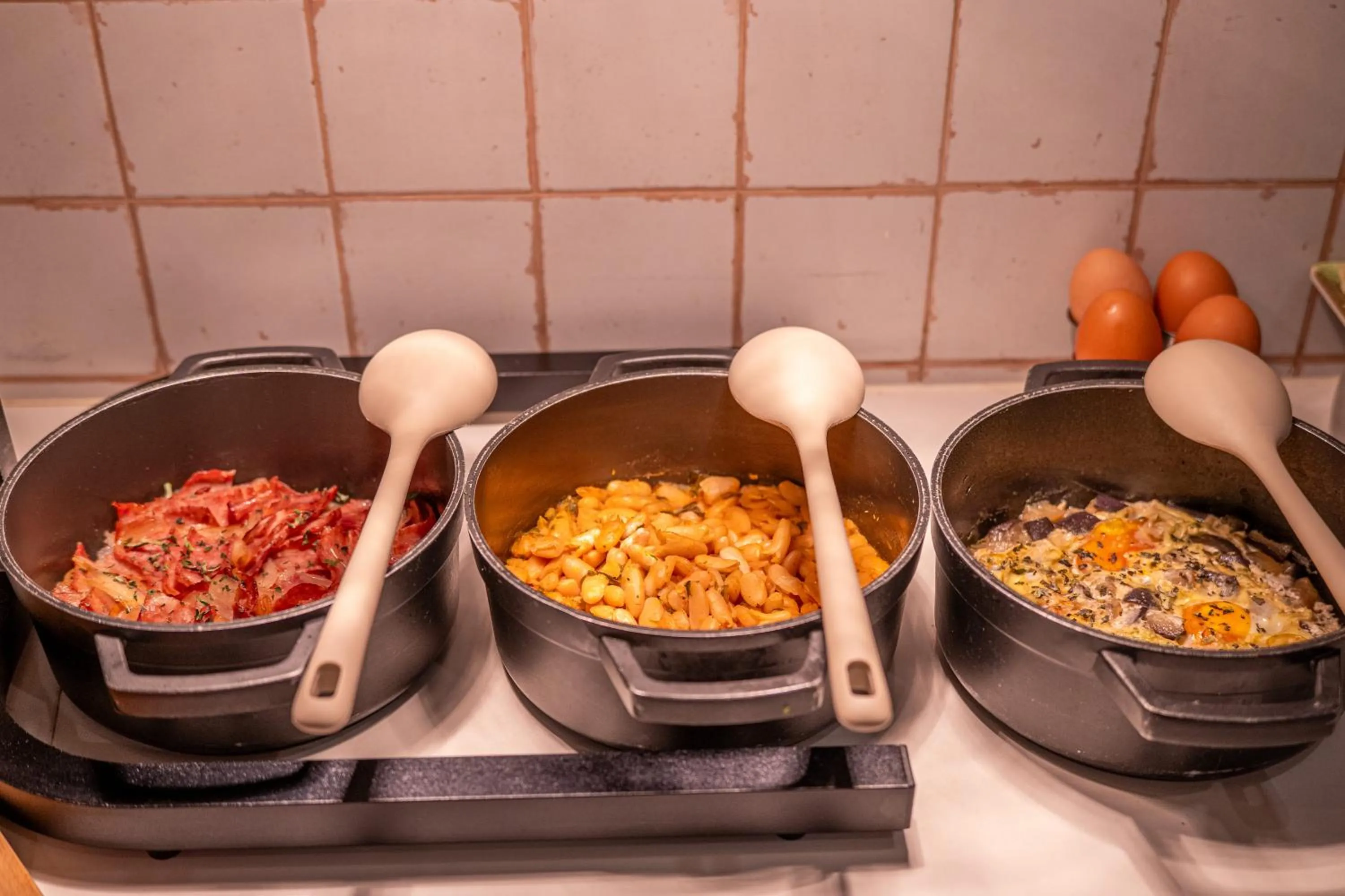 Food and drinks in Casa do Jasmim by Shiadu