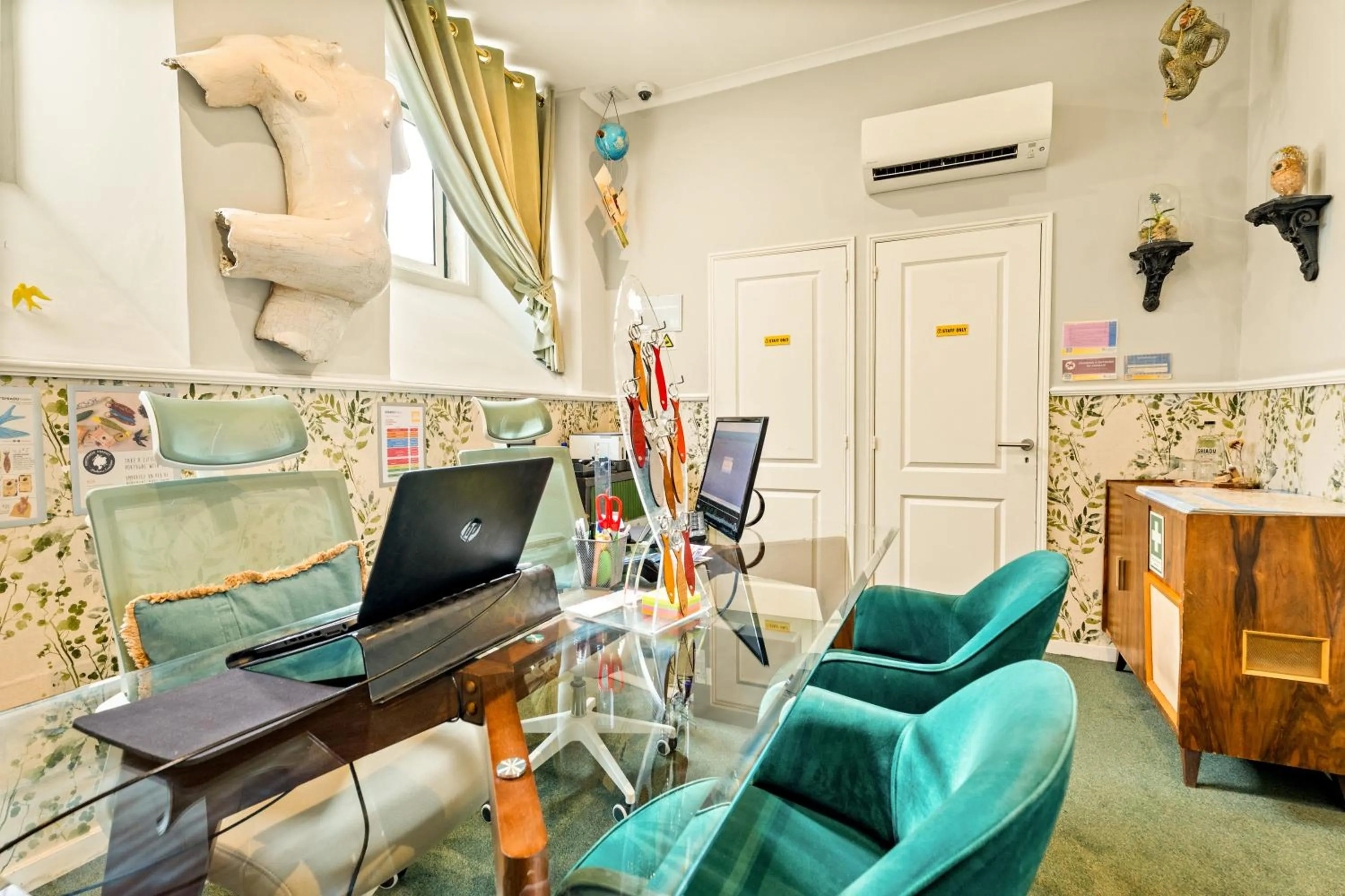 Lobby or reception in Casa do Jasmim by Shiadu