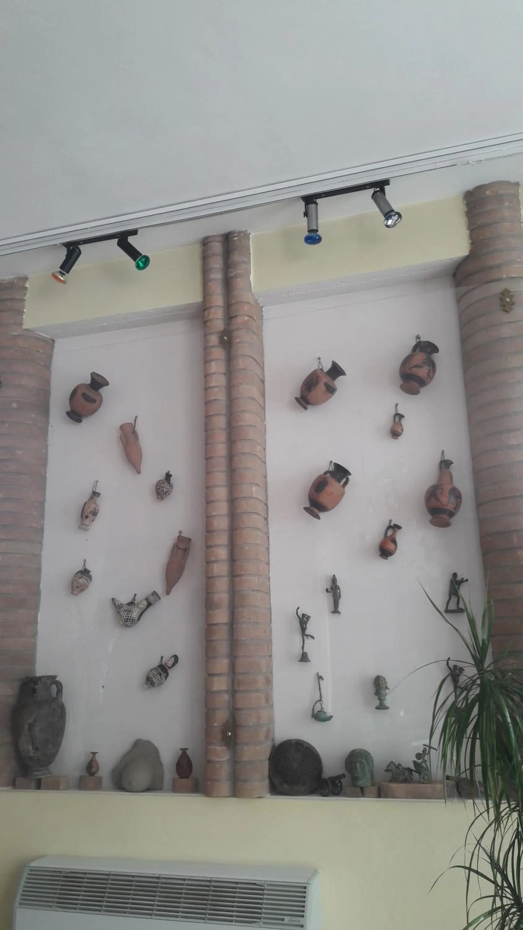 Communal lounge/ TV room in Hotel Parigi