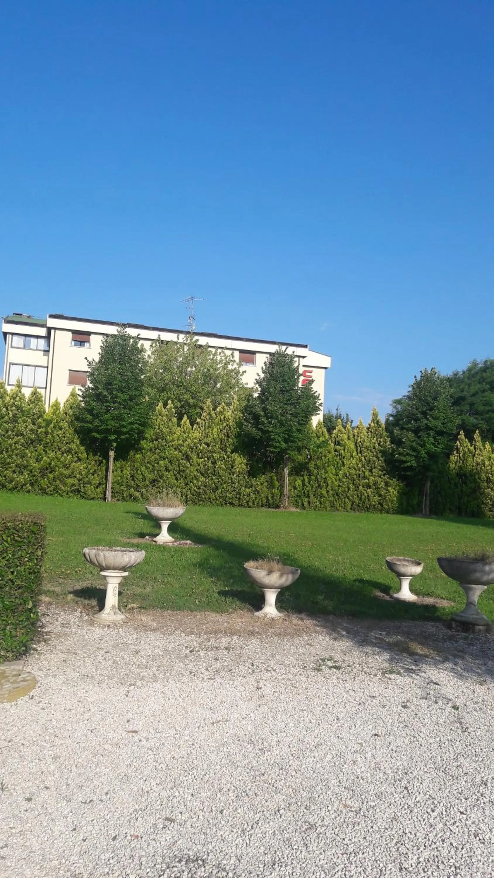 Garden view in Hotel Parigi