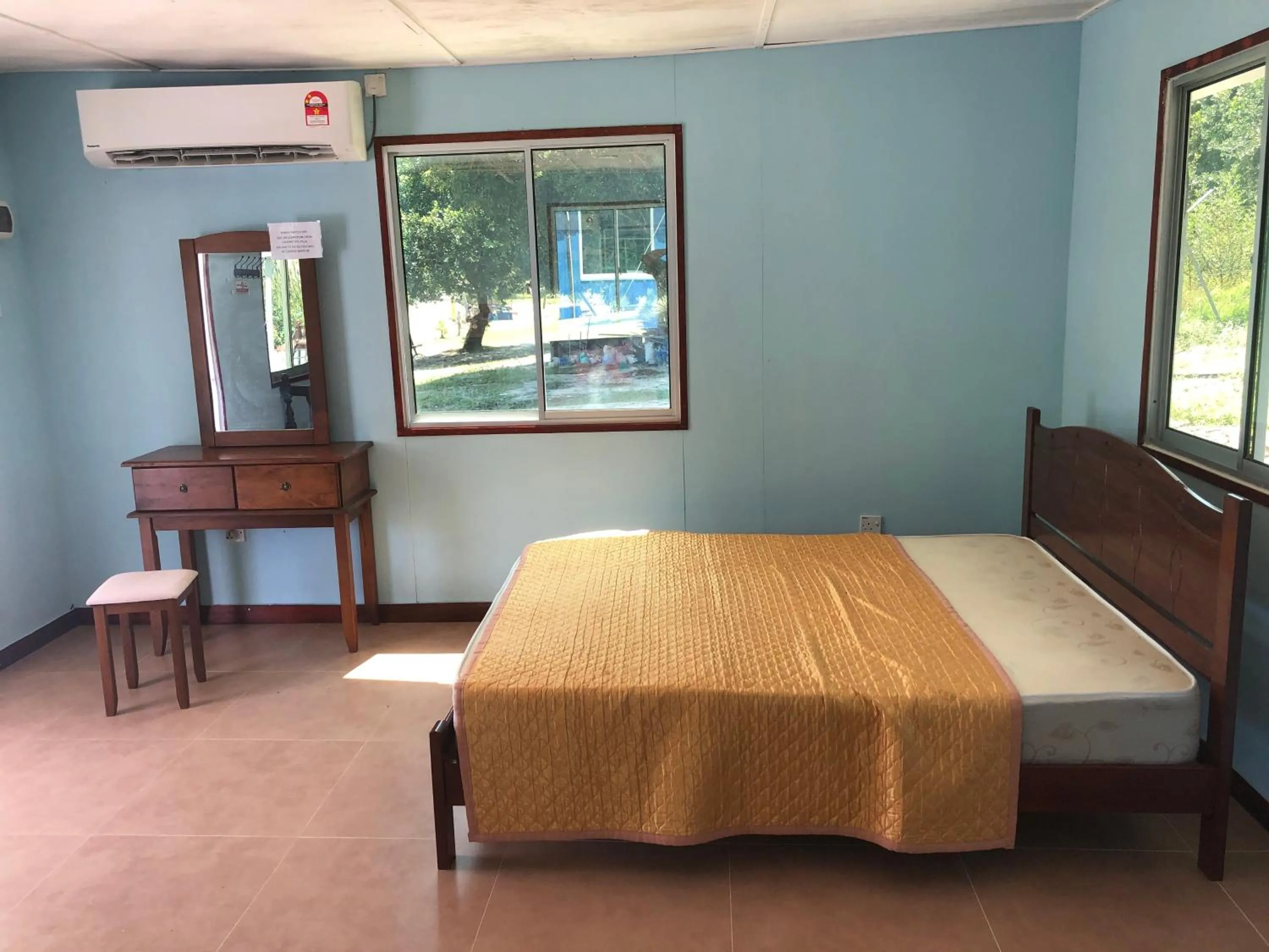 Bed in Wild Pasir Panjang