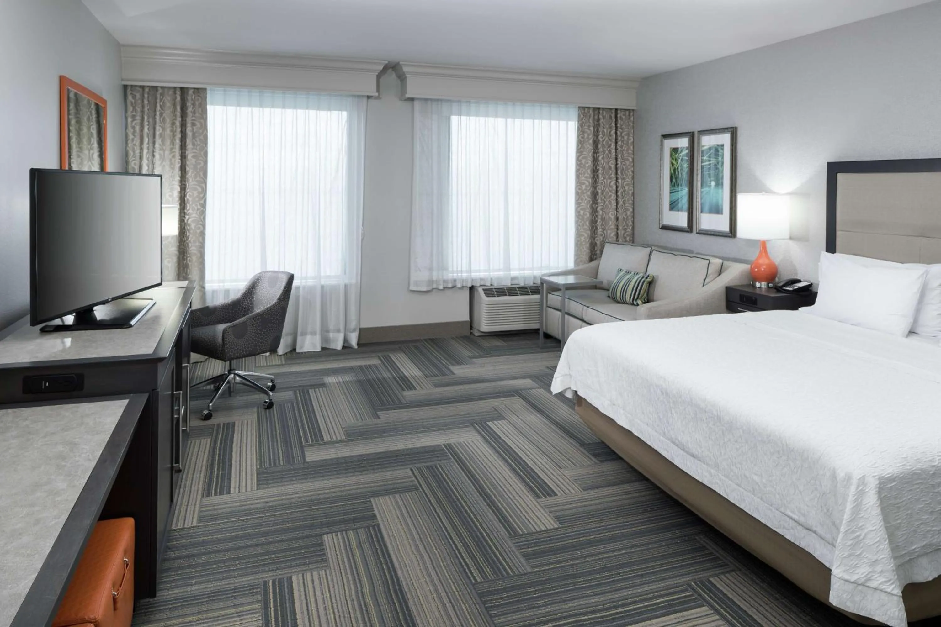 Bedroom, Bed in Hampton Inn & Suites by Hilton Atlanta Perimeter Dunwoody