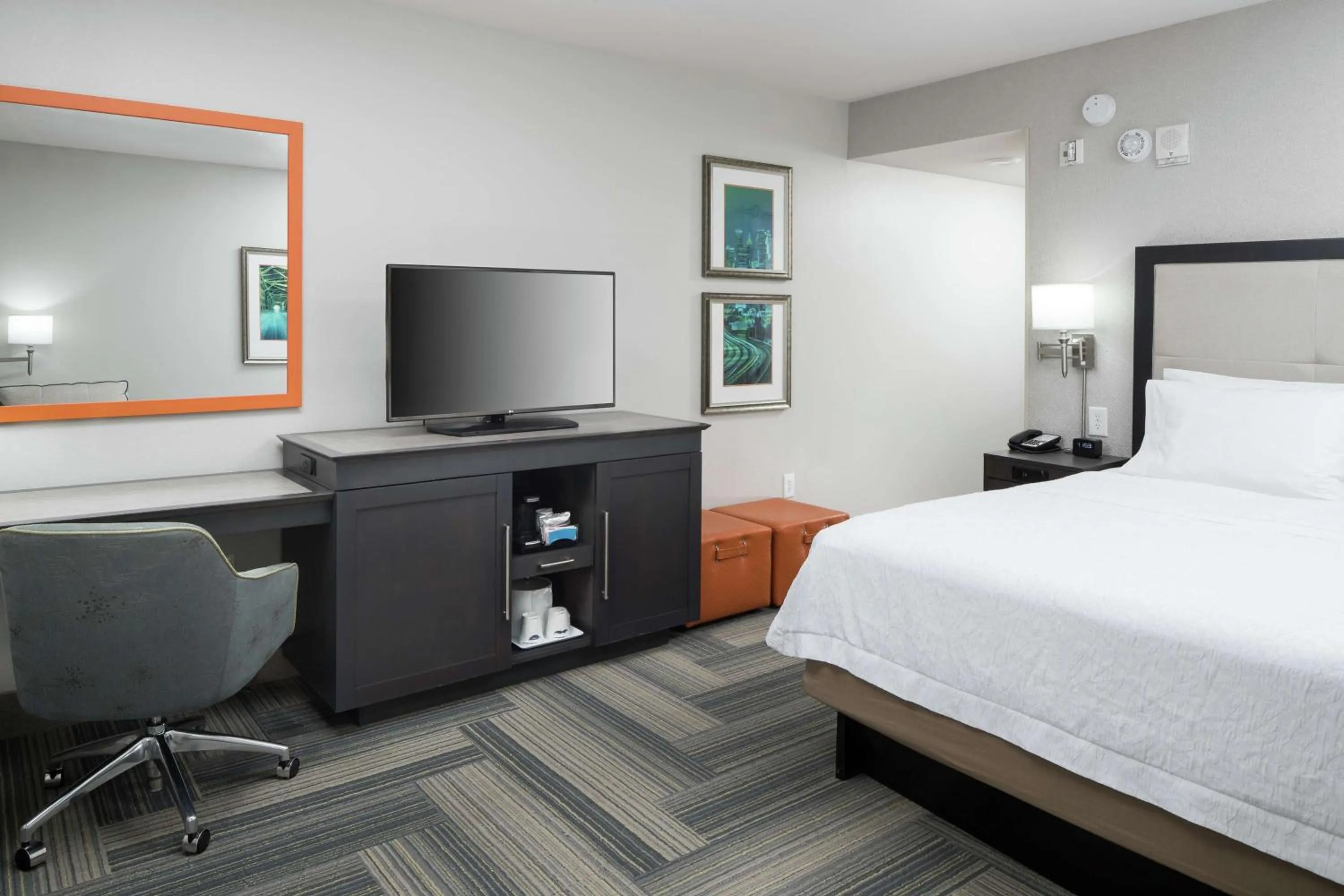 Bedroom, Bed in Hampton Inn & Suites by Hilton Atlanta Perimeter Dunwoody