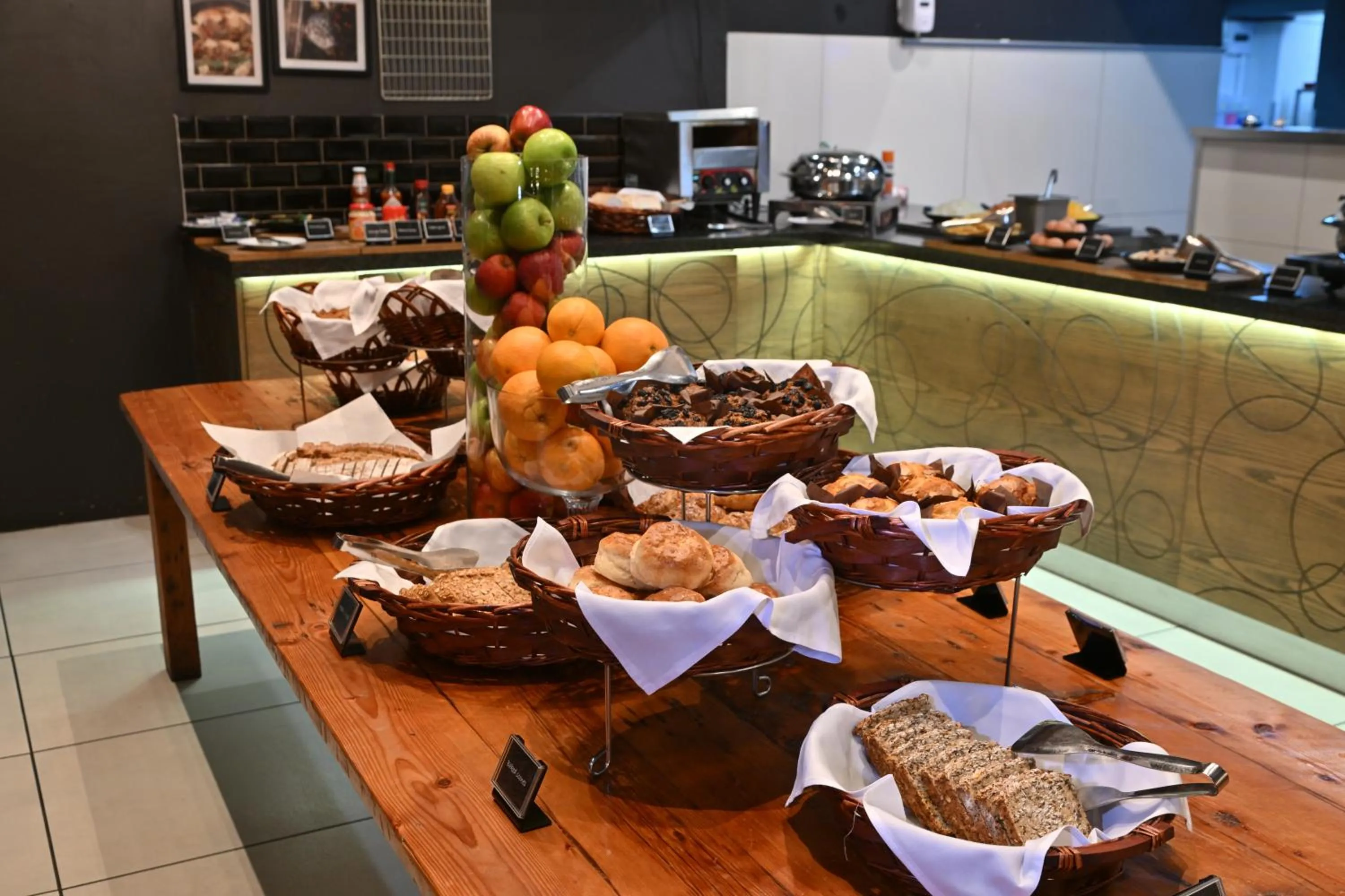 Continental breakfast in Fountains Hotel
