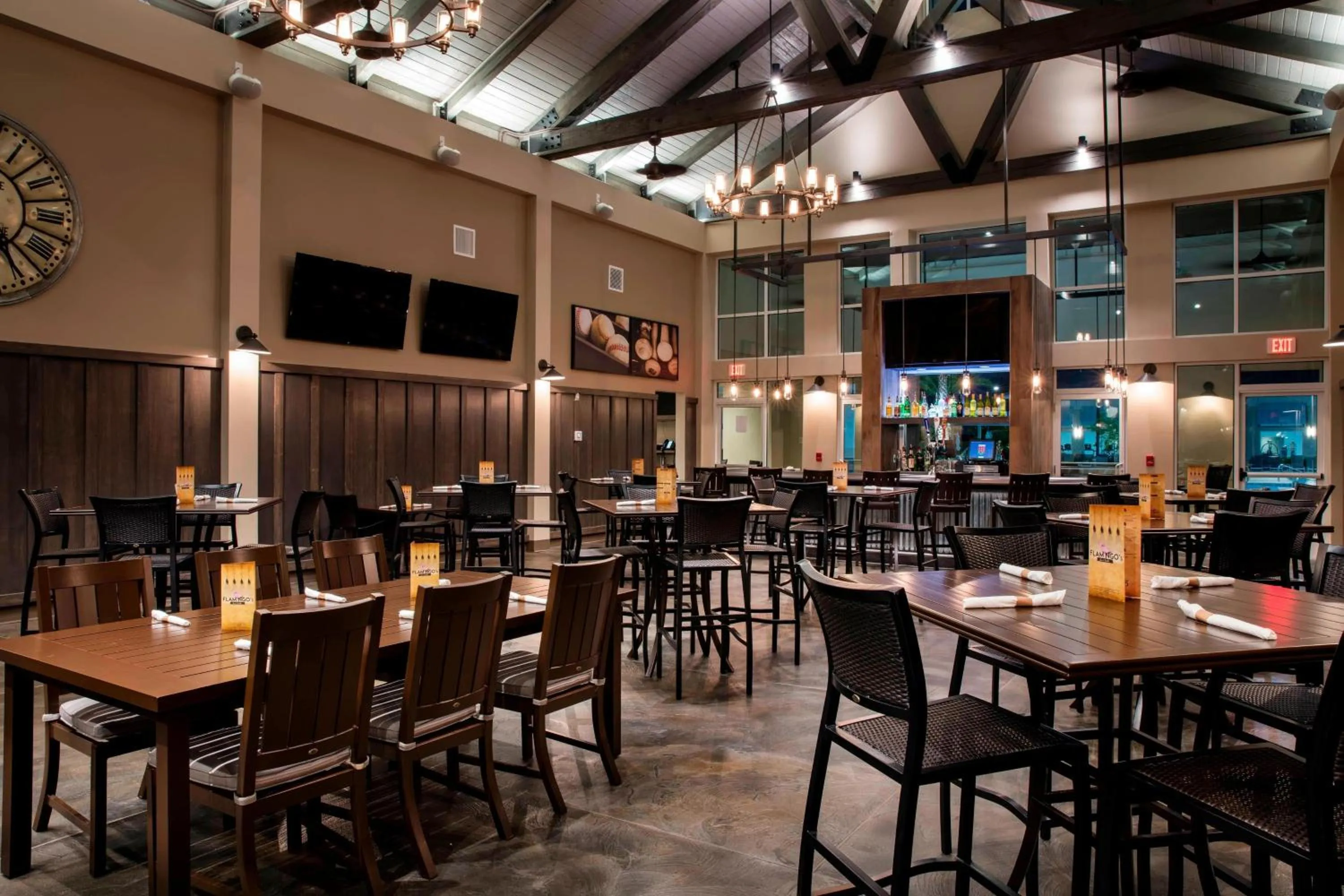 Lounge or bar in TownePlace Suites Orlando at FLAMINGO CROSSINGS Town Center, Western Entrance