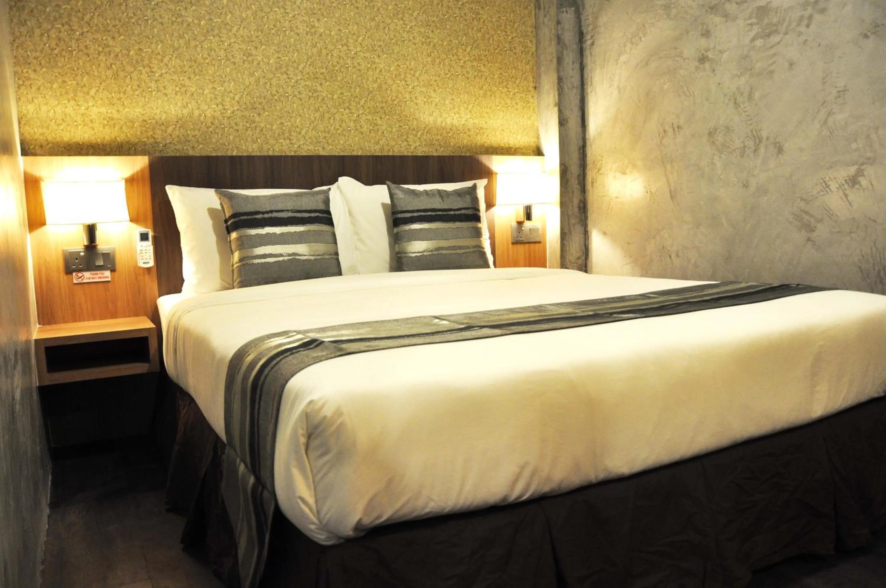 Bedroom, Bed in Valya Hotel, Ipoh