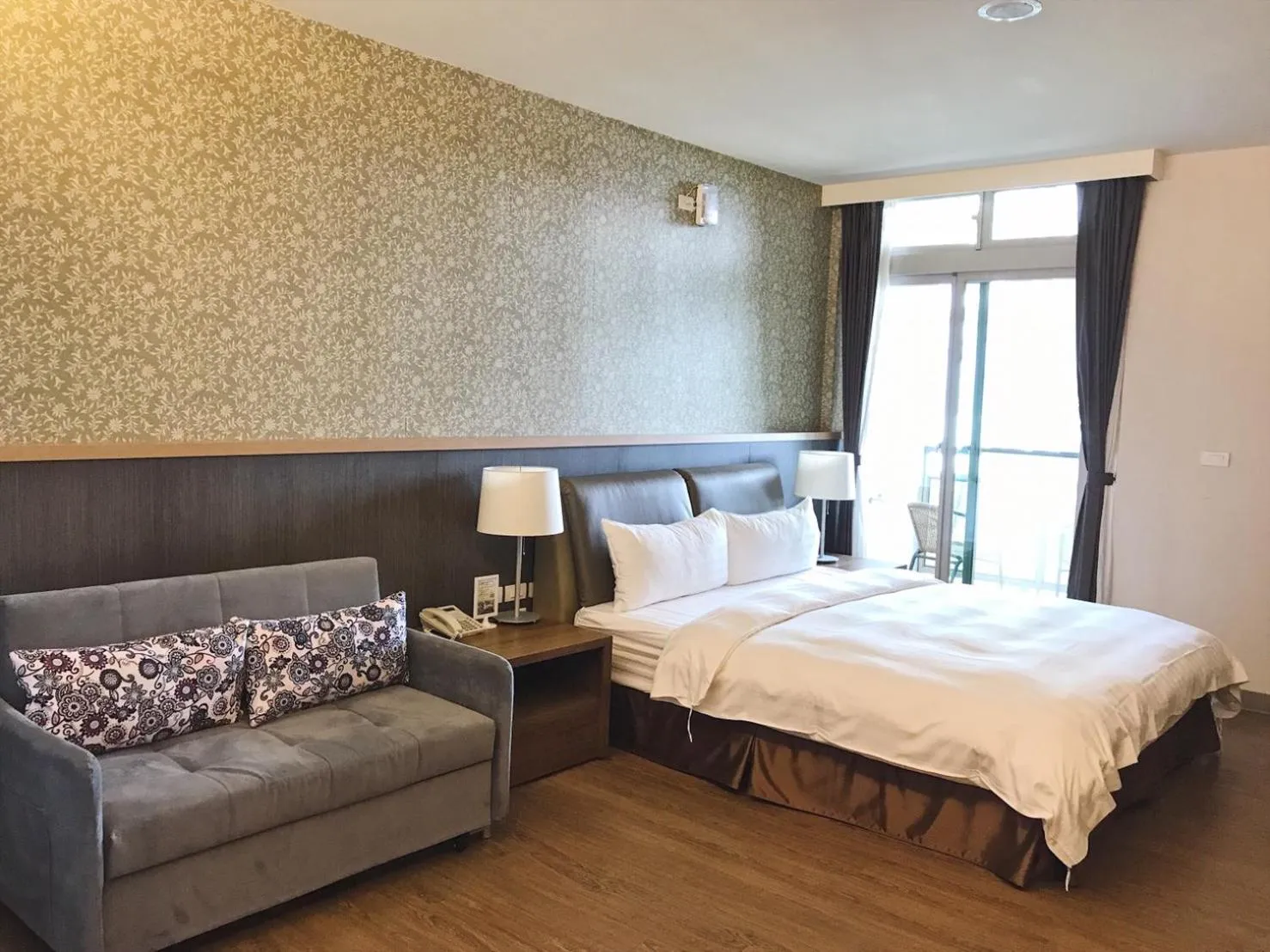 Bedroom, Bed in Sun Moon Lake Bamboo Rock Garden