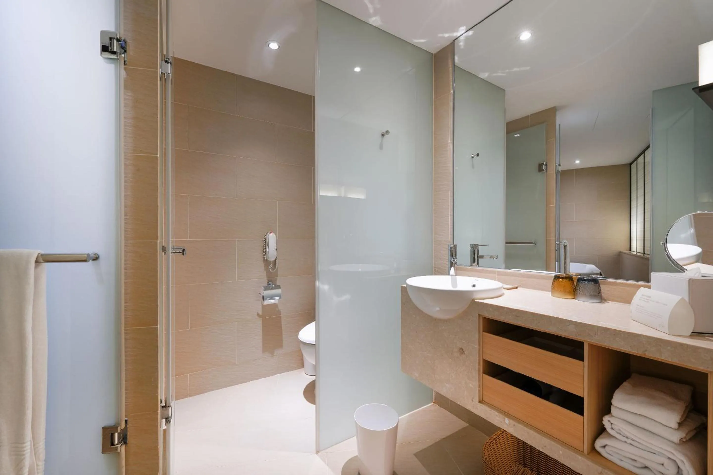 Bathroom in Hotel COZZI Zhongshan Kaohsiung