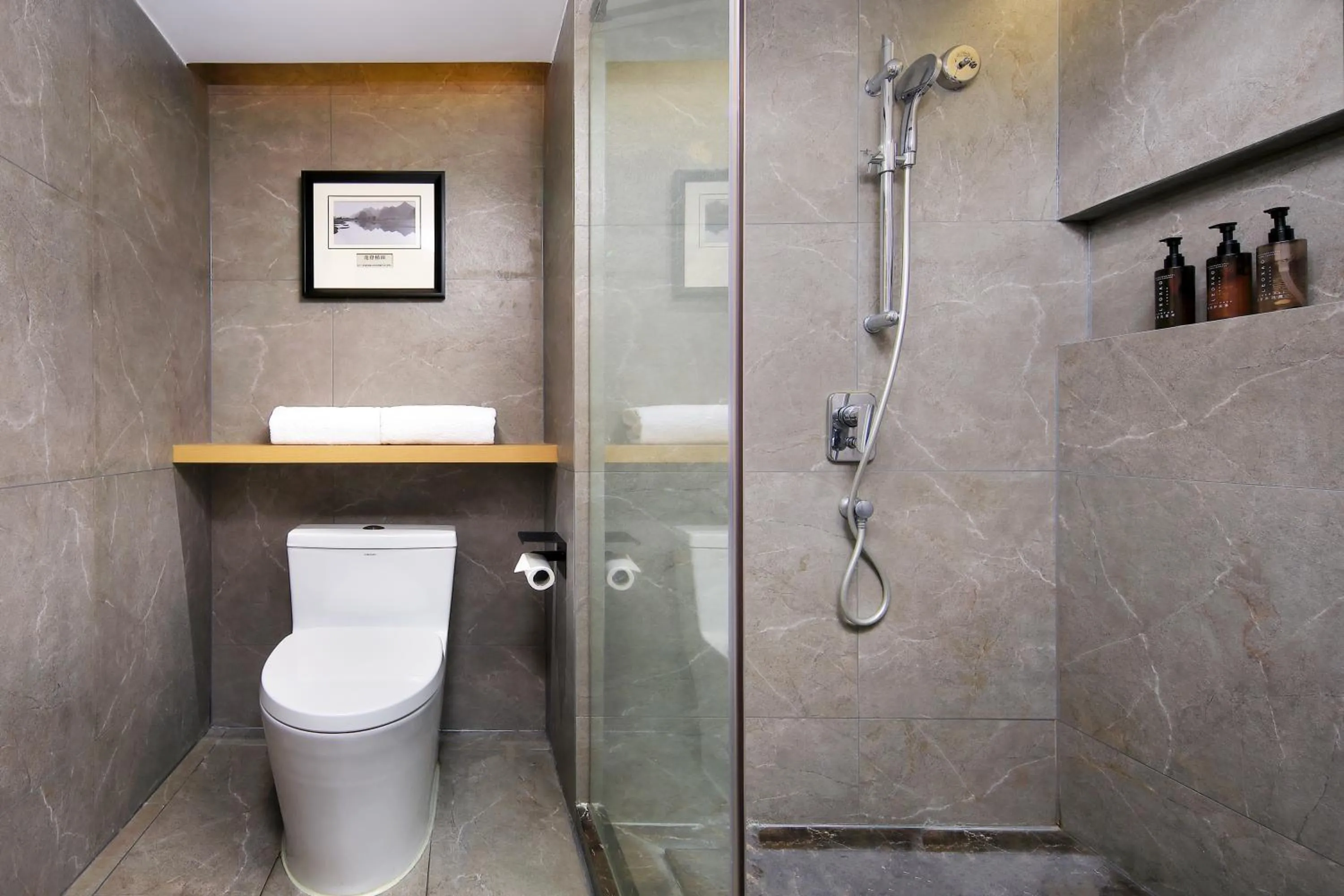 Standard Double or Twin Room in Venus Royal Hotel Guilin Elephant Trunk Hill Two Rivers and Four Lakes Branch