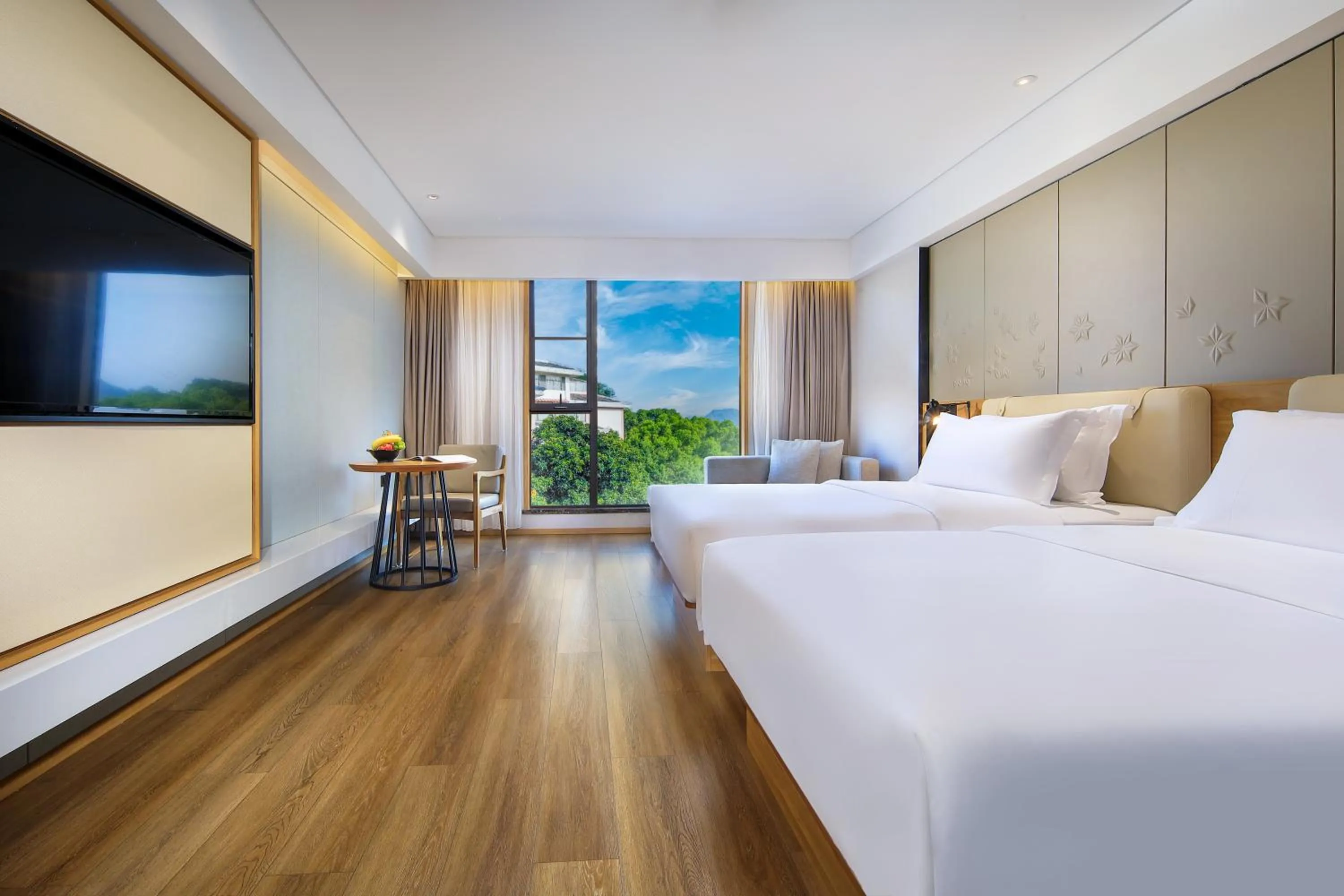 Deluxe Twin Room in Venus Royal Hotel Guilin Elephant Trunk Hill Two Rivers and Four Lakes Branch