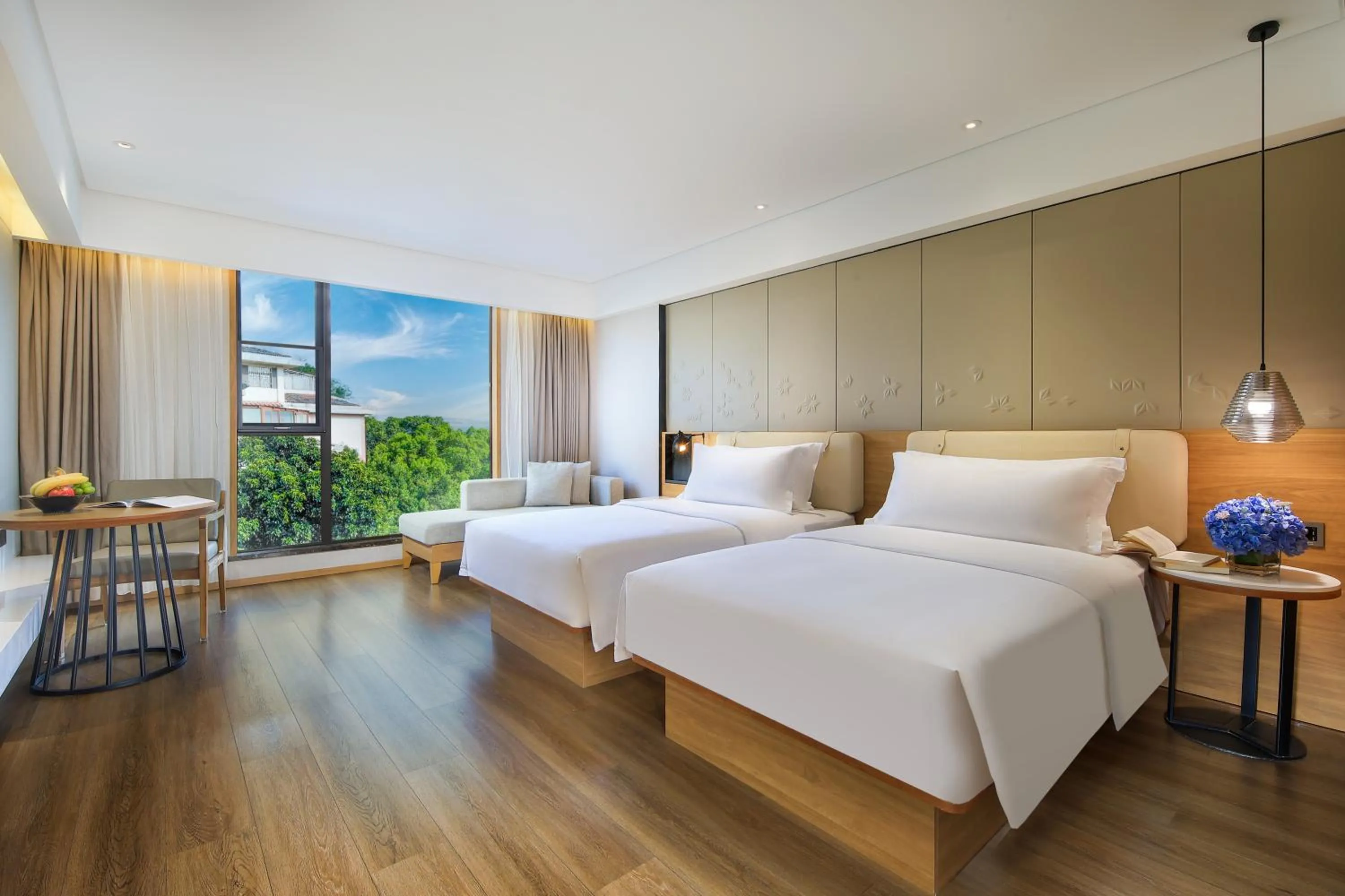 Deluxe Twin Room in Venus Royal Hotel Guilin Elephant Trunk Hill Two Rivers and Four Lakes Branch