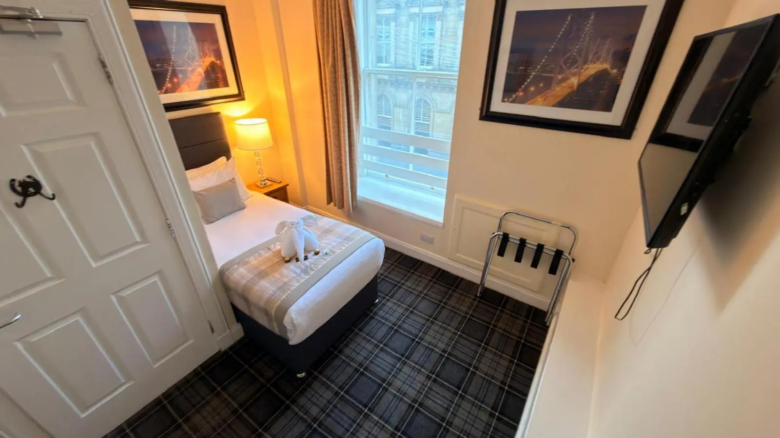 Bed in The Waverley Guest House