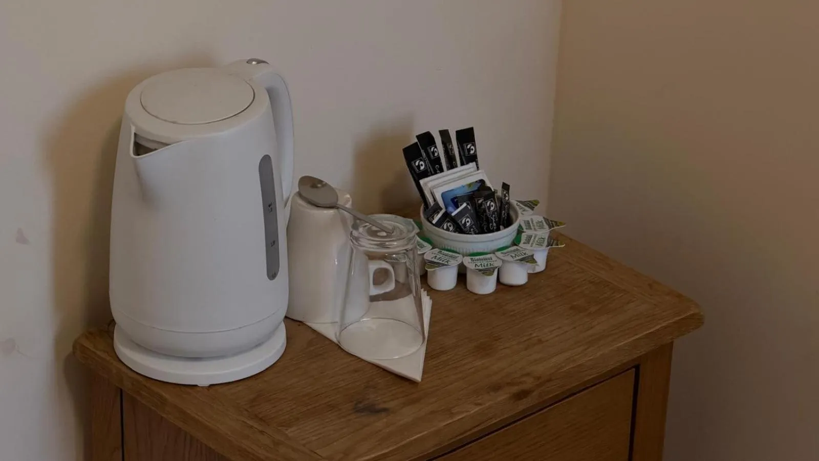 Coffee/tea facilities in The Waverley Guest House