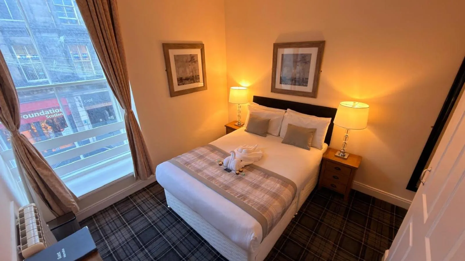 Bed in The Waverley Guest House