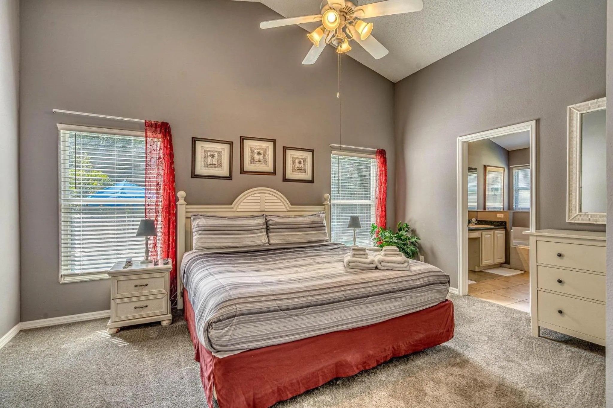 Bed in Pool Paradise