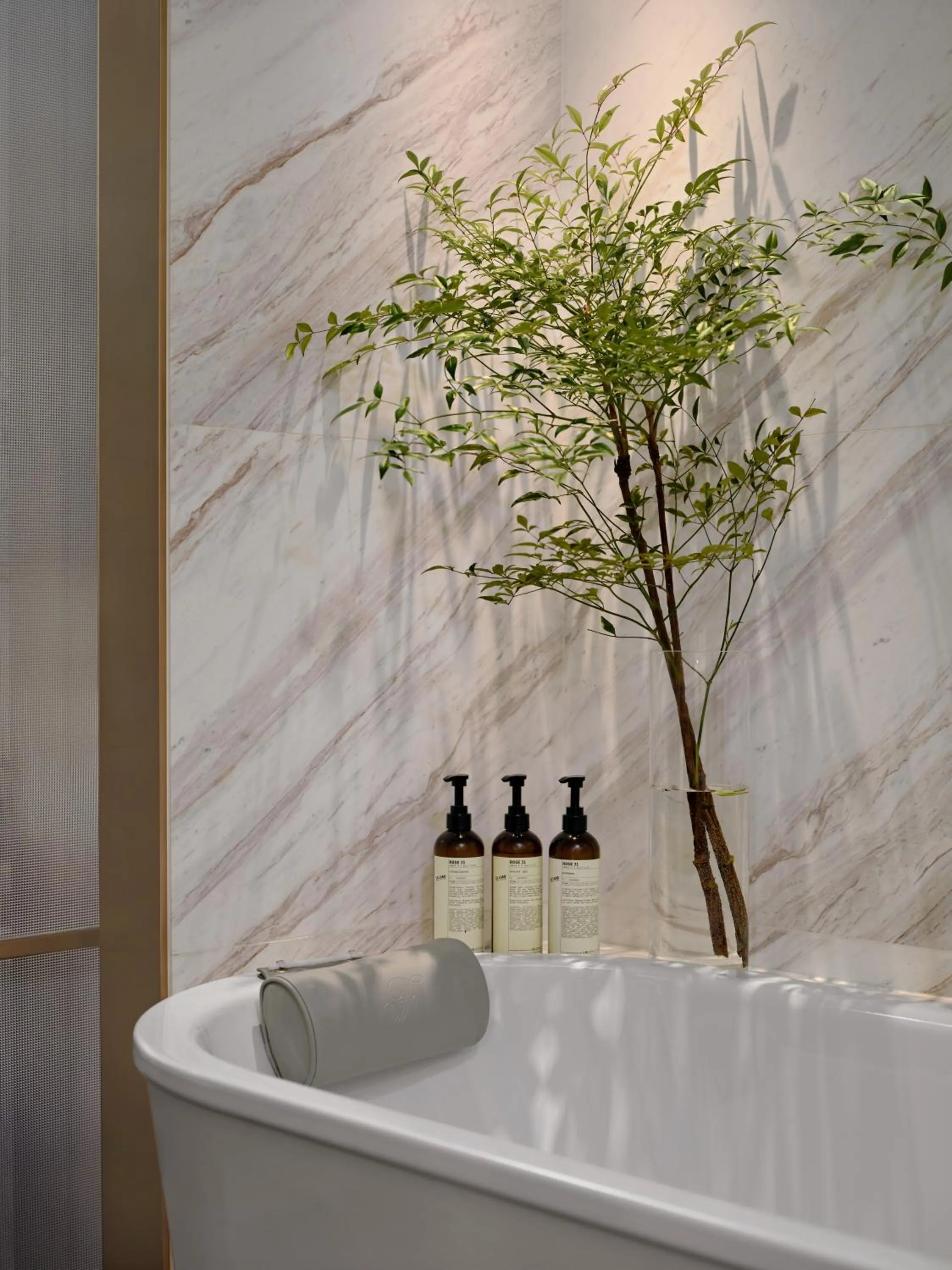 Bathroom in Fairmont Hanoi