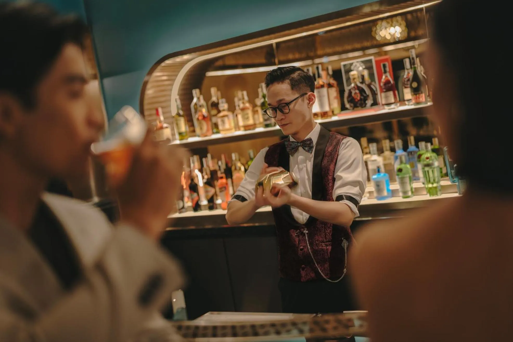 Lounge or bar in Fairmont Hanoi