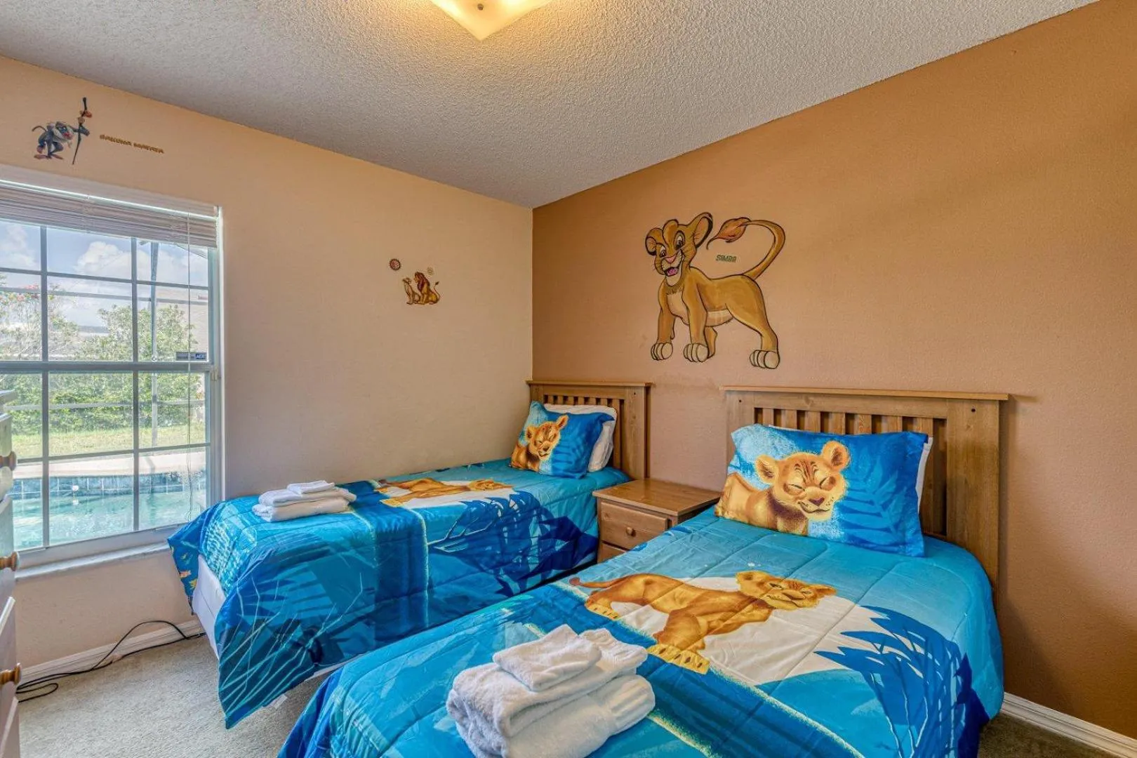 Bed in Simba's Lake House