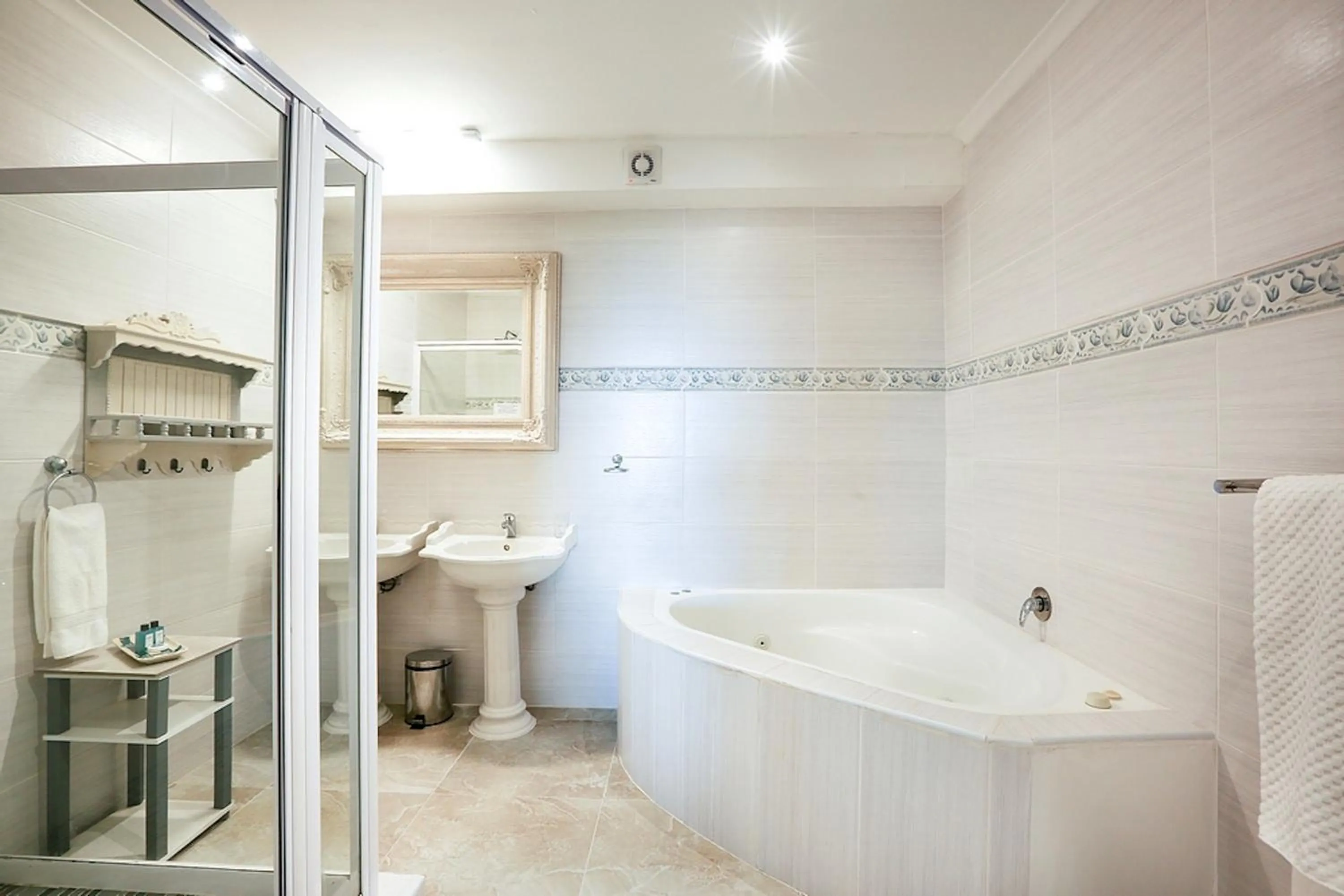 Bathroom in Misty Waves Boutique Hotel