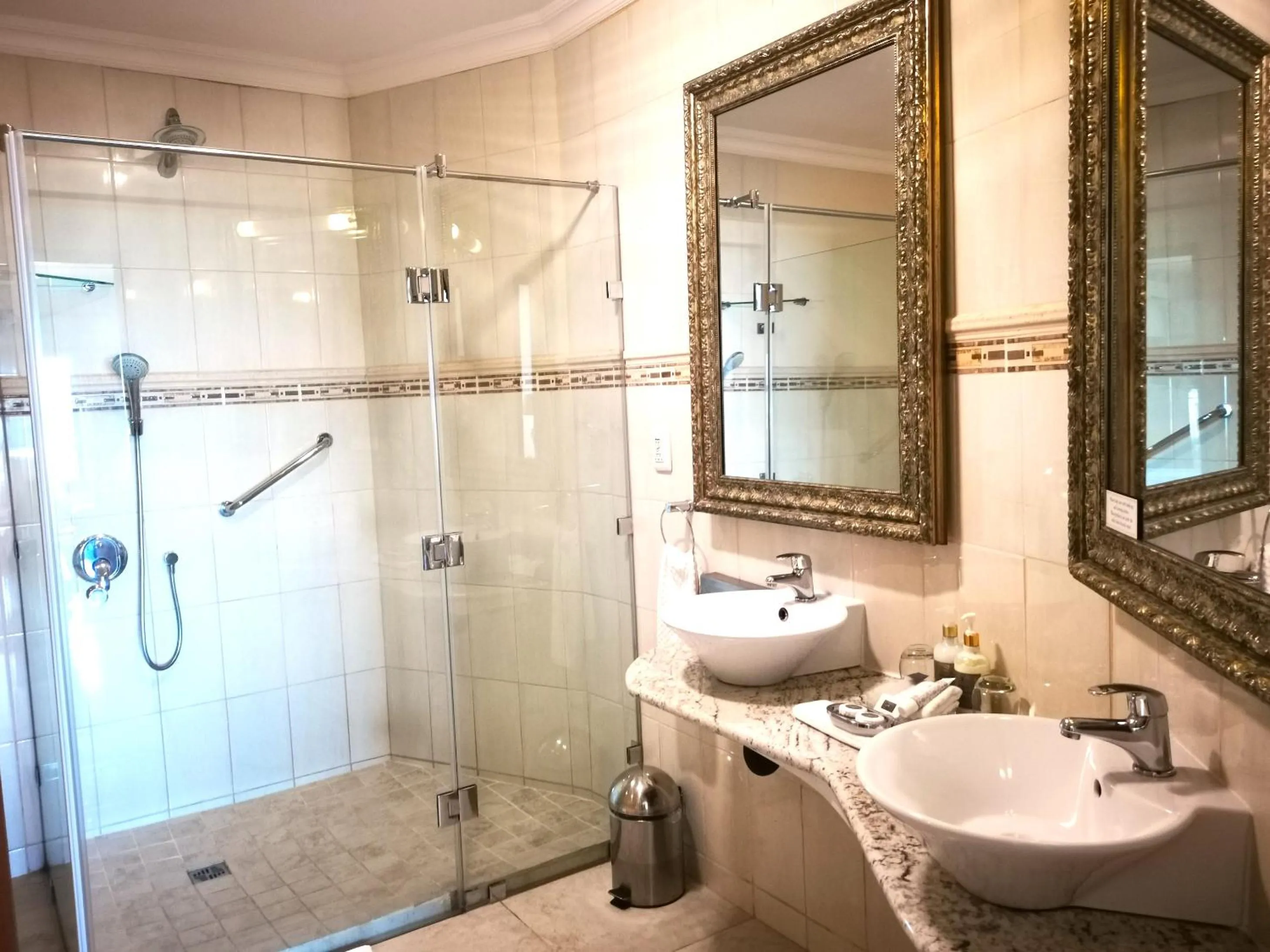 Bathroom in Misty Waves Boutique Hotel