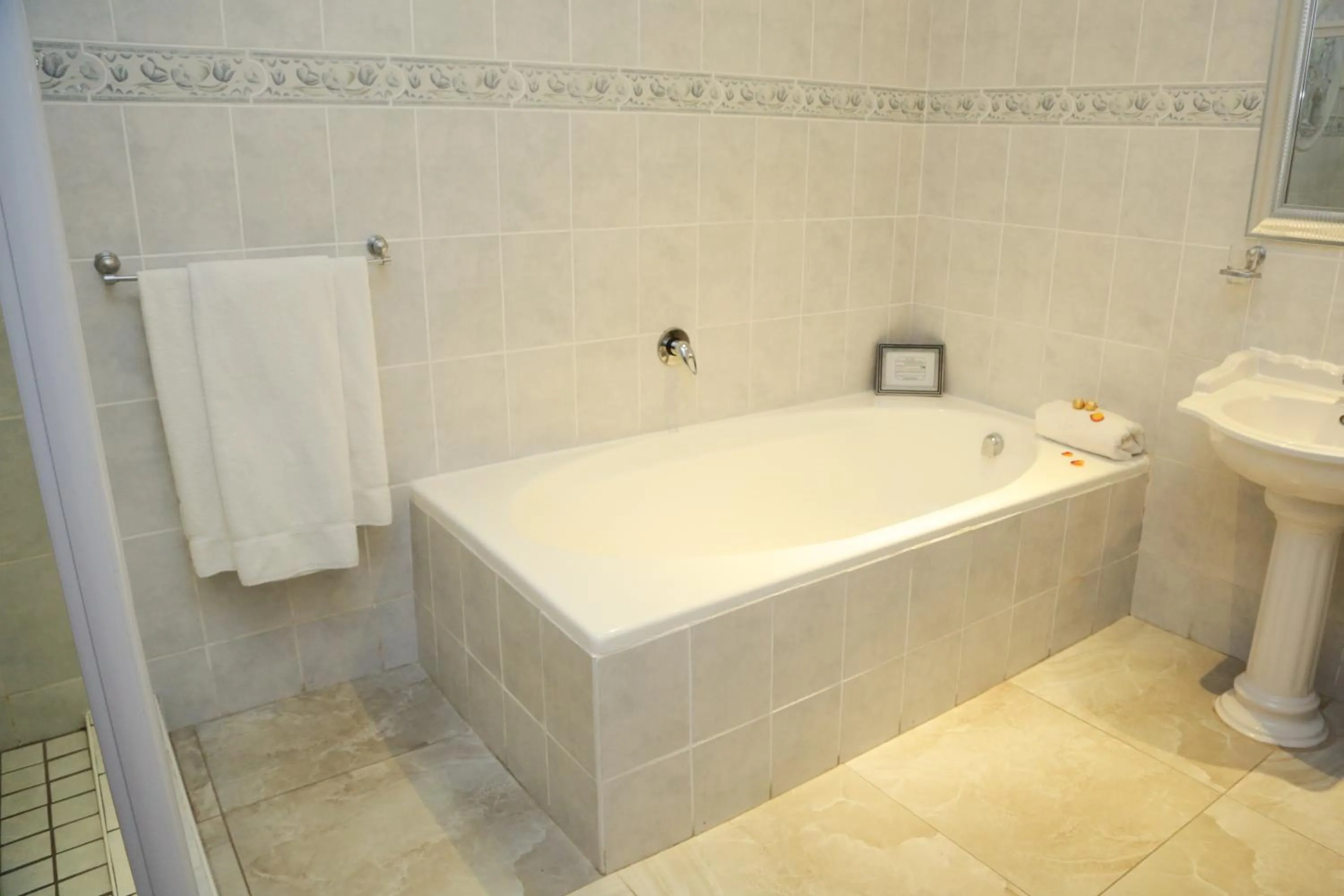 Bathroom in Misty Waves Boutique Hotel