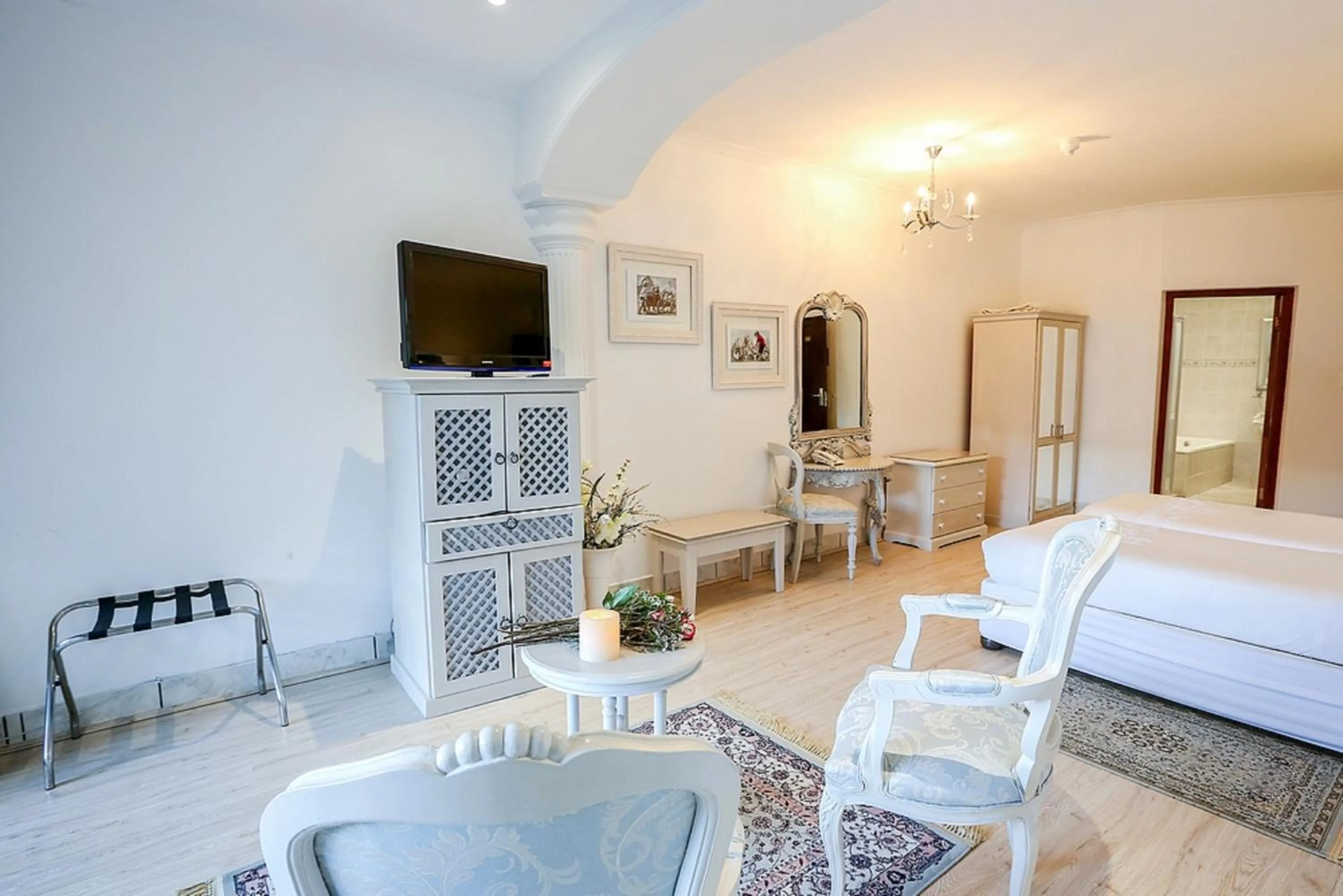 Seating area, Bed in Misty Waves Boutique Hotel