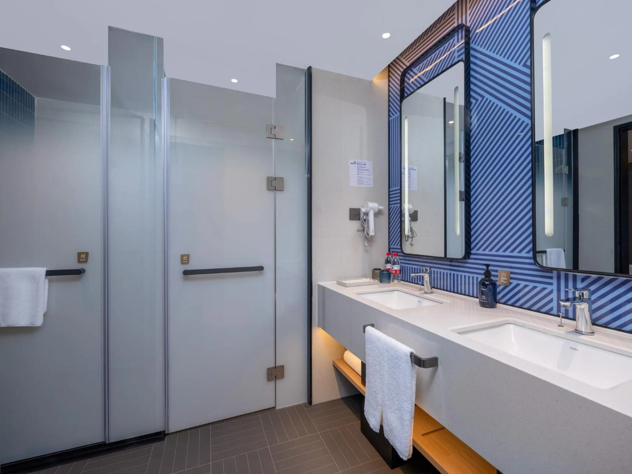 Bathroom in Holiday Inn Express Chengdu Shuangliu Chuanda Road by IHG