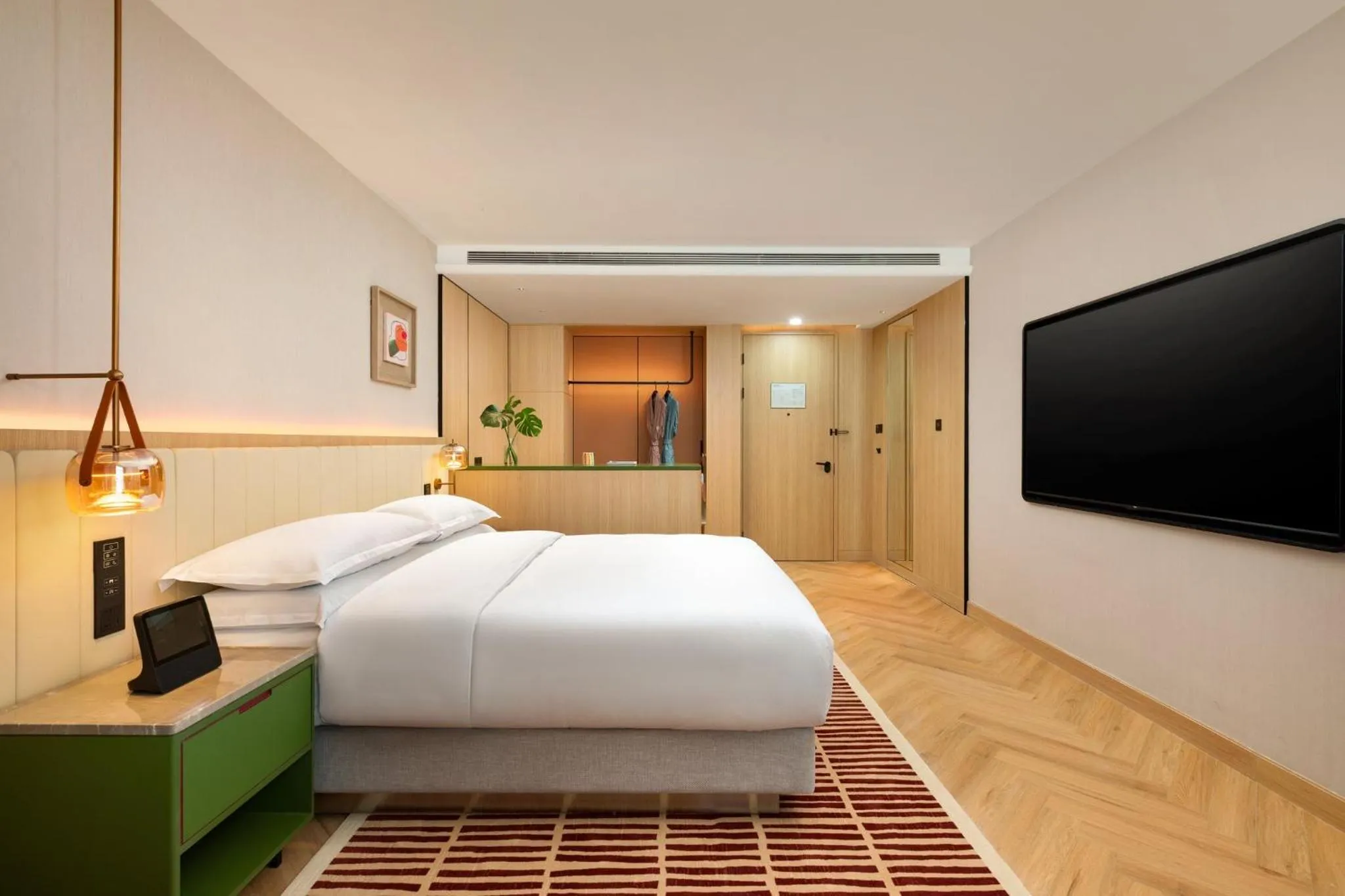 Photo of the whole room, Bed in Atwell Suites Hefei City Center by IHG