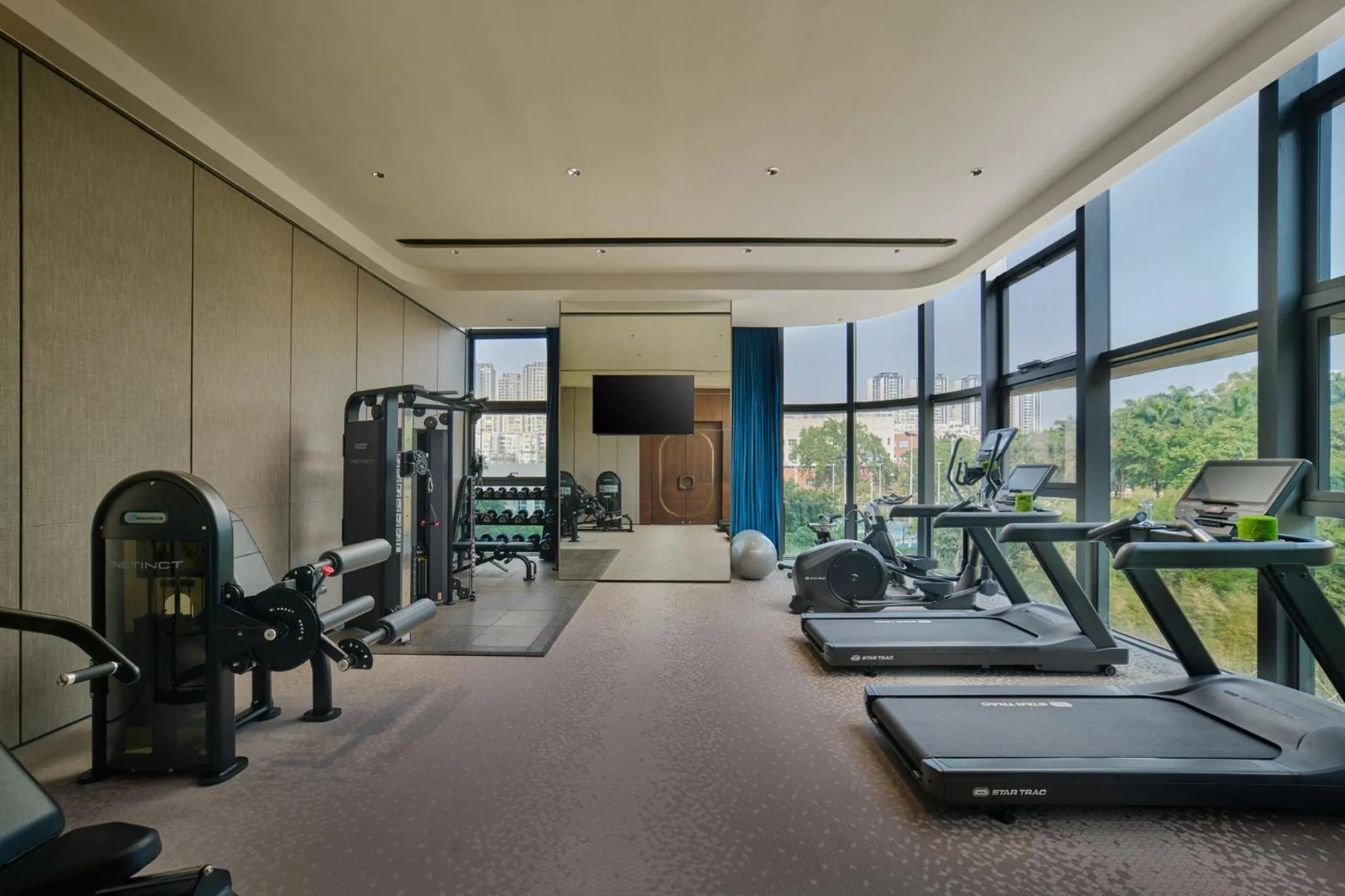 Fitness centre/facilities in Hotel Indigo Zhuhai Xiangzhou by IHG