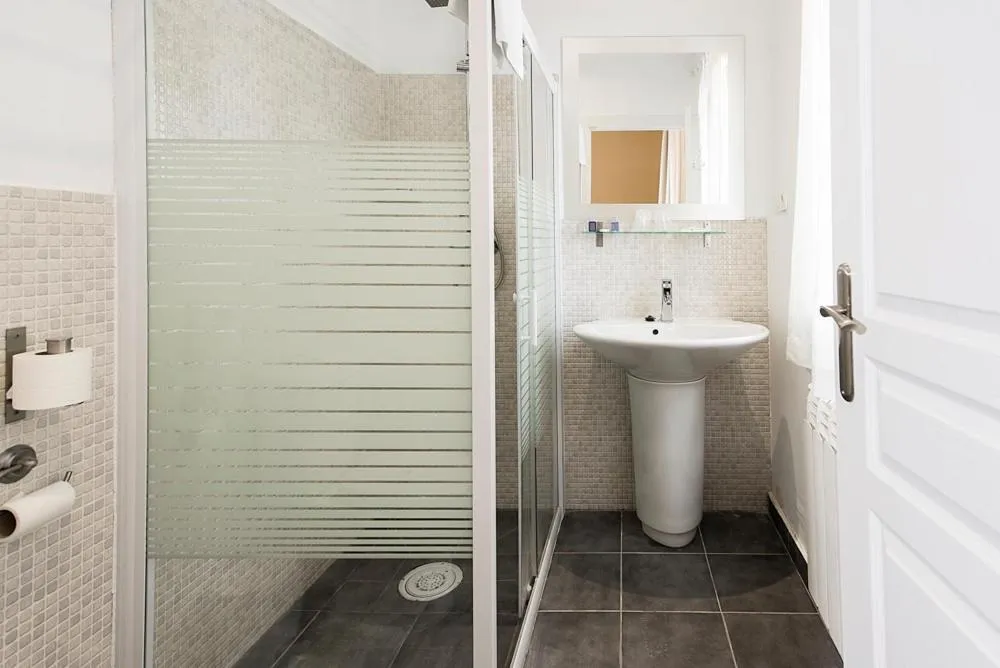 Bathroom in Hotel Valle del Oja