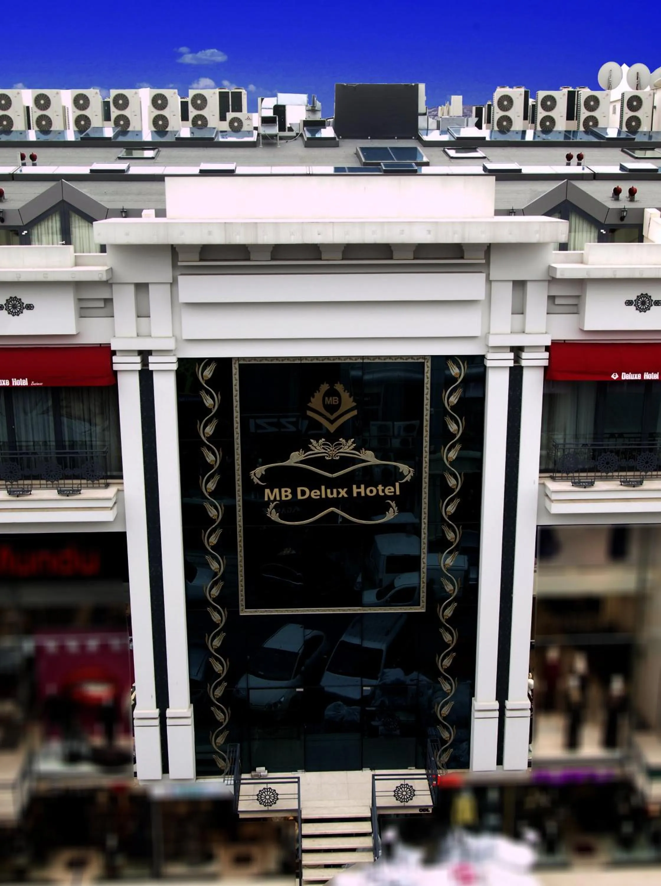 MB Deluxe Hotel
