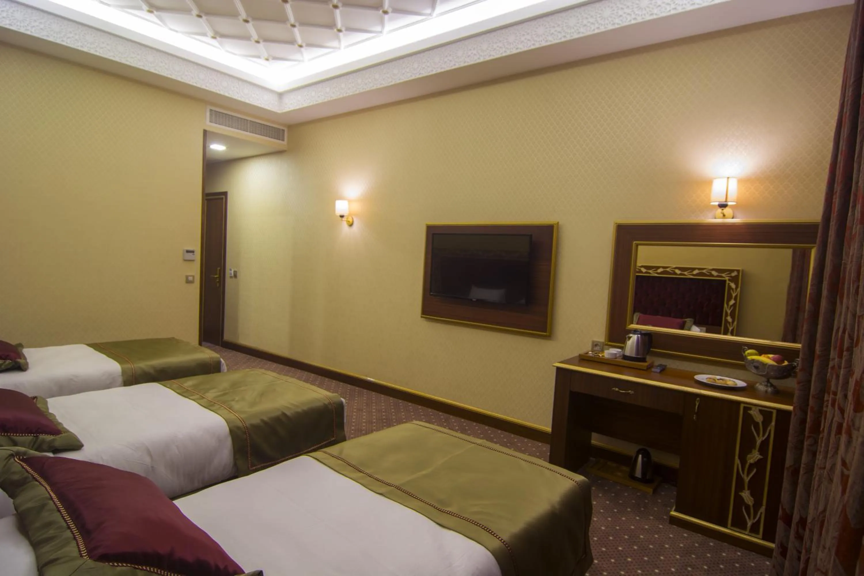 TV and multimedia, TV/Entertainment Center in MB Deluxe Hotel