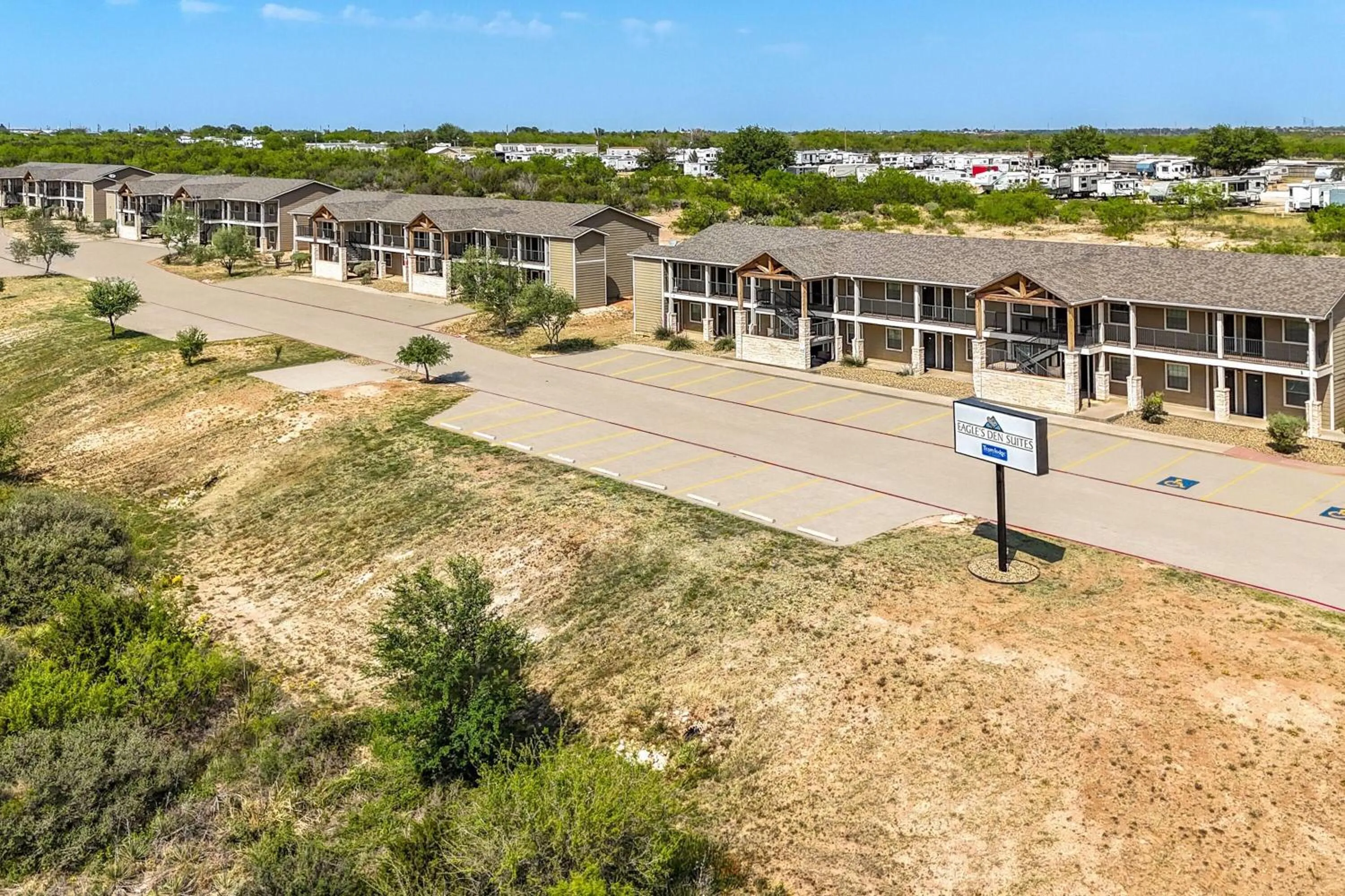 Property building in Eagle's Den Suites Big Spring a Travelodge by Wyndham