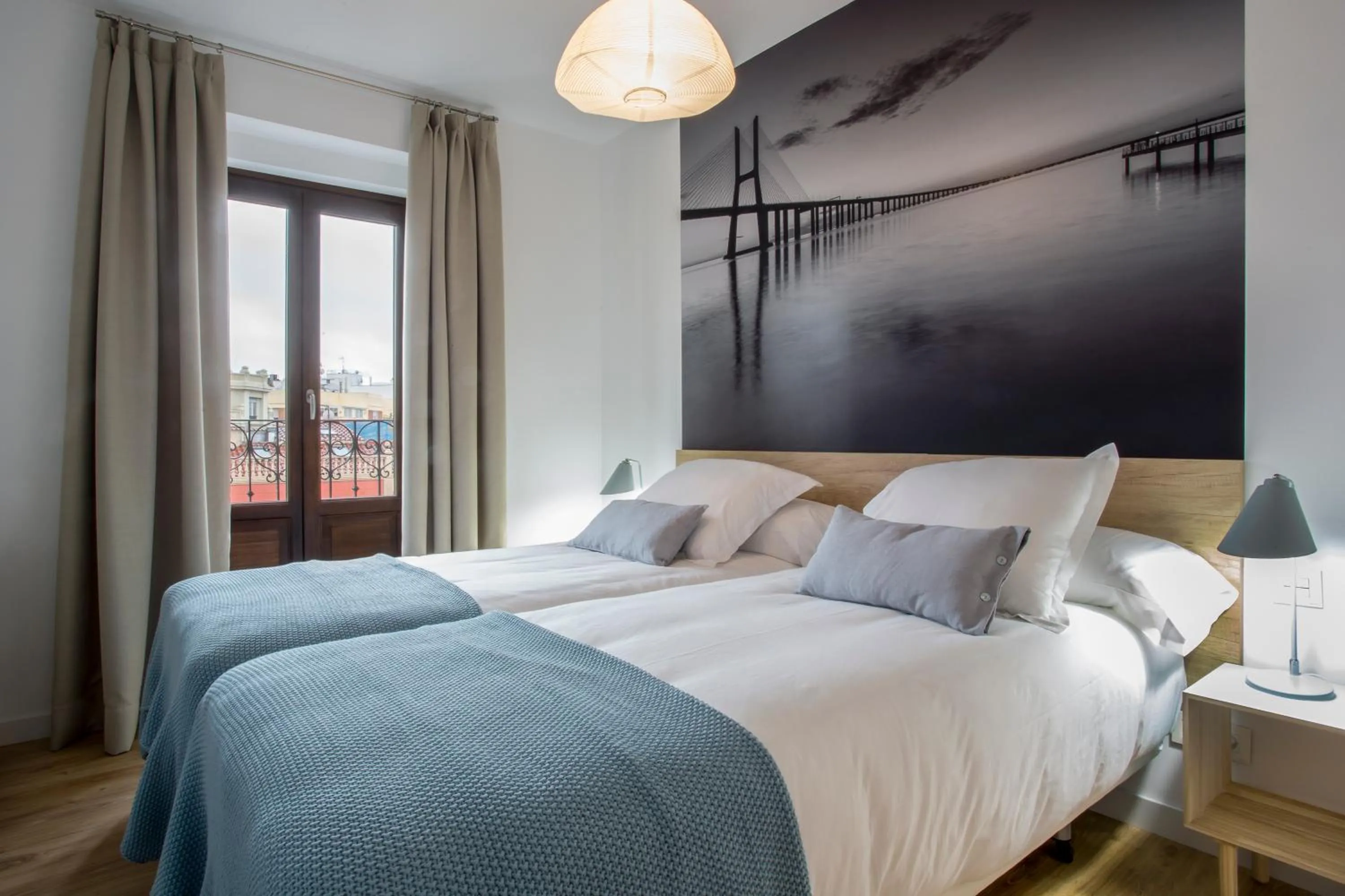 Bed in Slow Suites Luchana