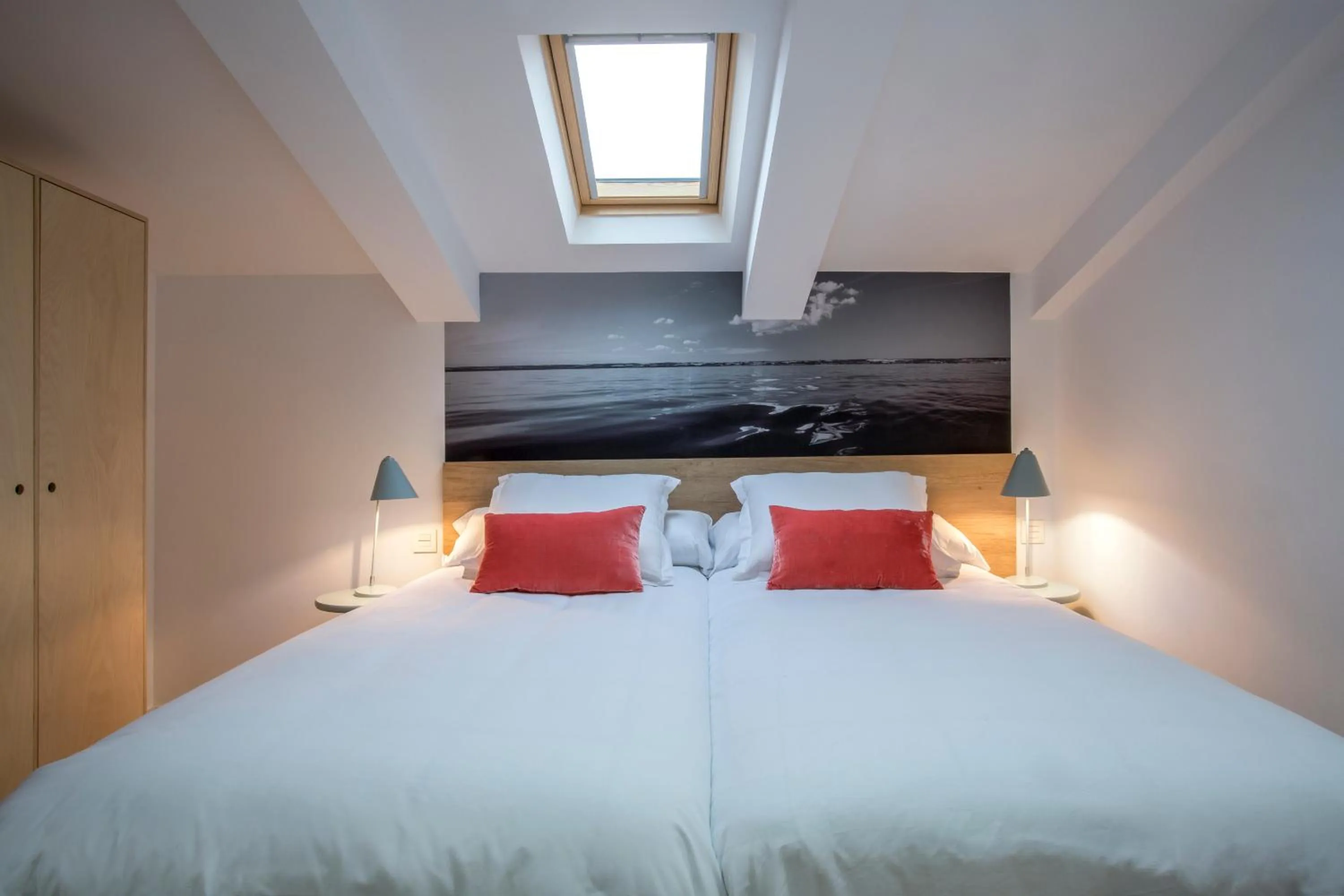 Bed in Slow Suites Luchana