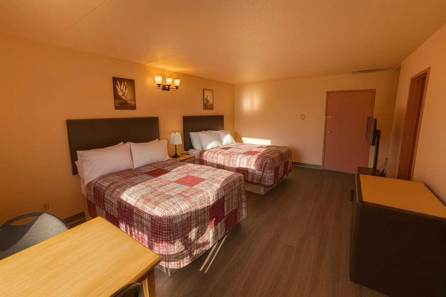 Standard Double Room with Two Double Beds in Motel St-Eustache