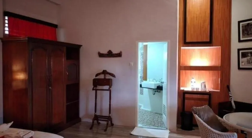 Bed in Parapat View Hotel