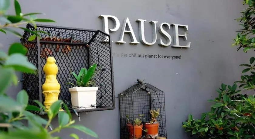 PAUSE Resort & Bar