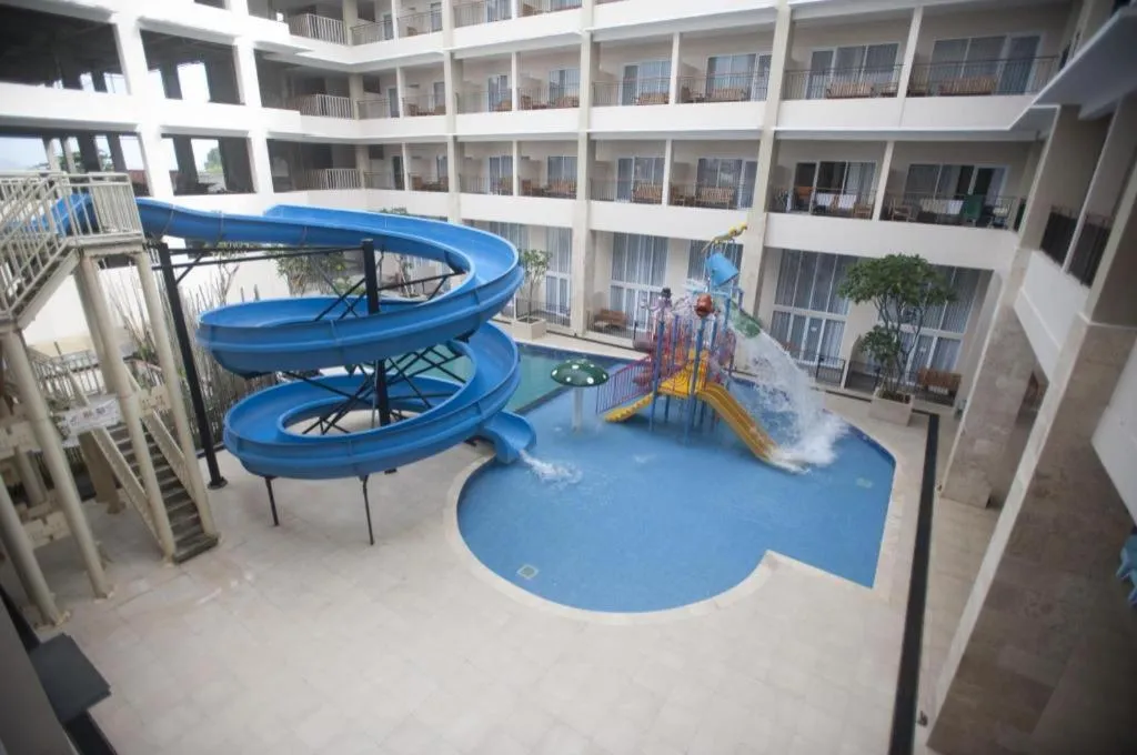 Laut Biru Resort Hotel