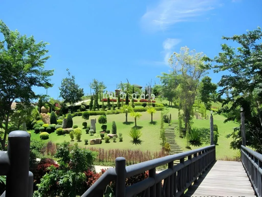 Dern Din Du Dao Resort