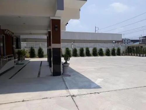 Phetlada Pavilion & Resort